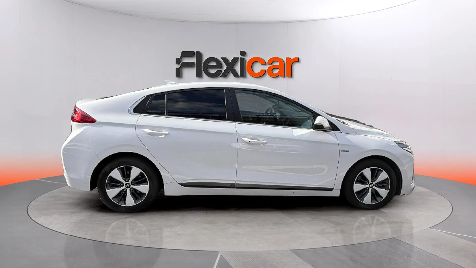 Hyundai Ioniq 1.6 GDI PHEV Style DCT - foto 3