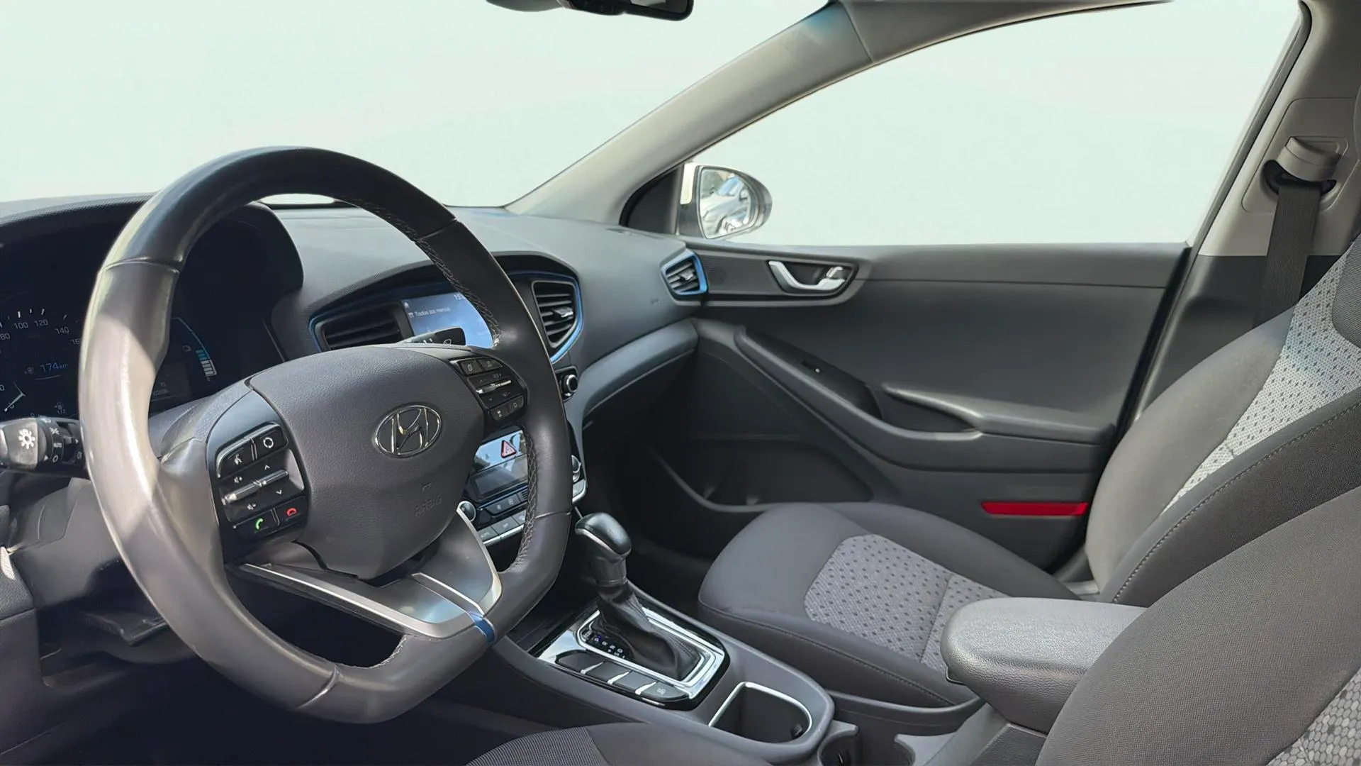 Hyundai Ioniq 1.6 GDI PHEV Style DCT - foto 17
