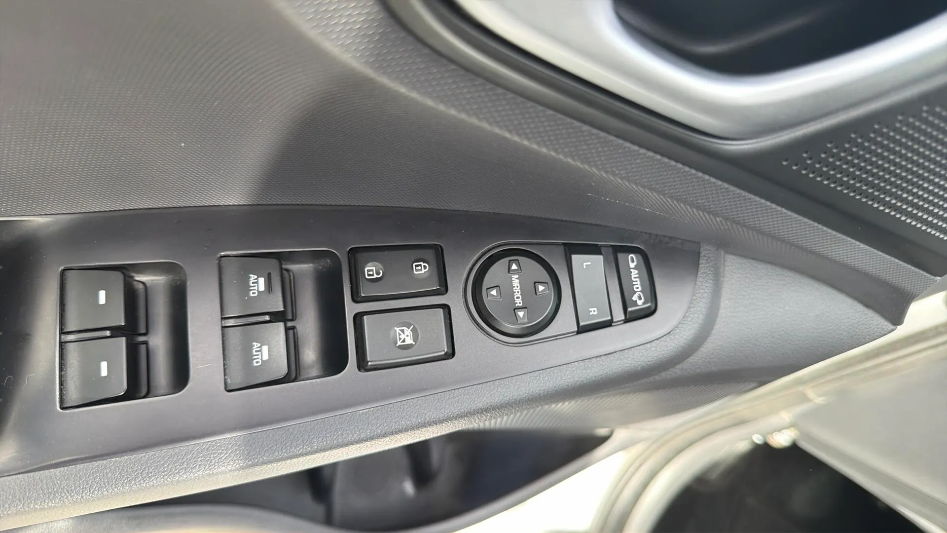 Hyundai Ioniq 1.6 GDI PHEV Style DCT - foto 9