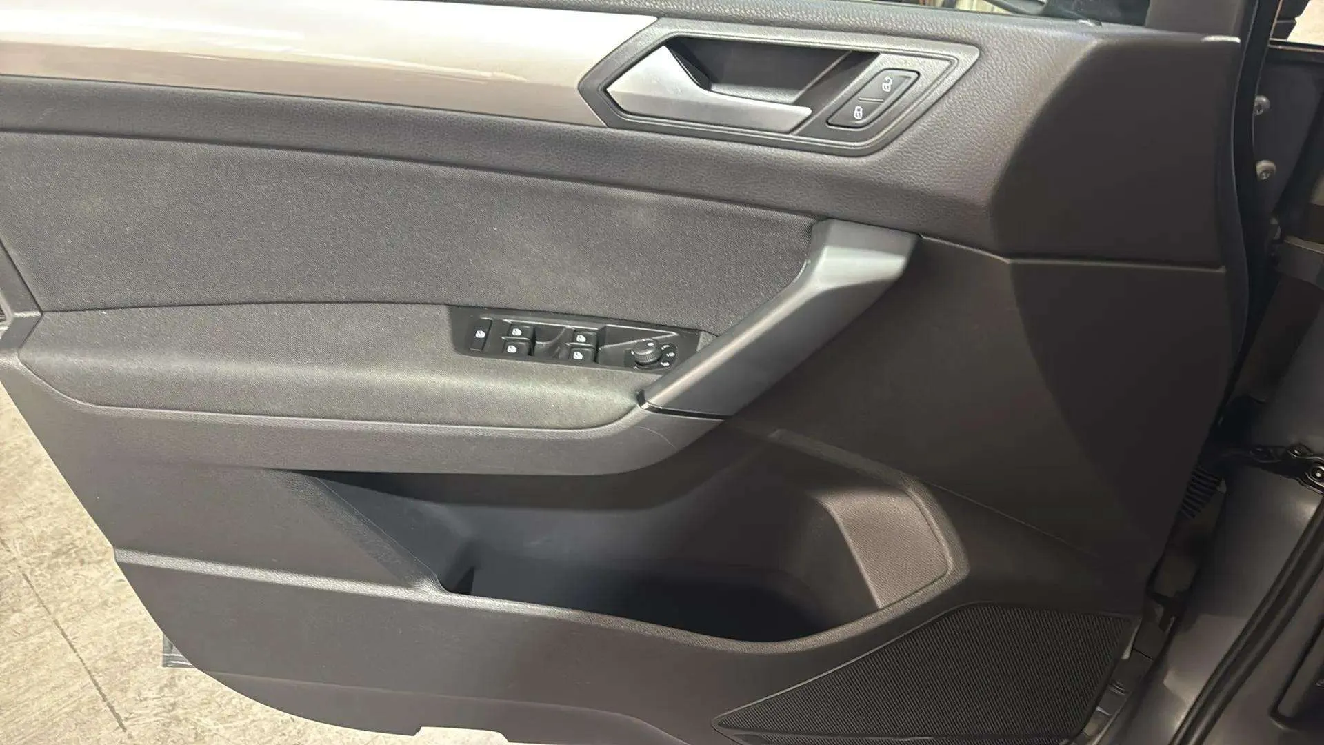 Volkswagen Touran Business Navi 2.0 TDI DSG - foto 20
