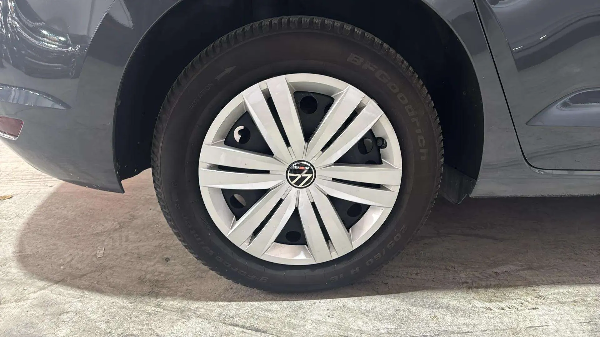 Volkswagen Touran Business Navi 2.0 TDI DSG - foto 30