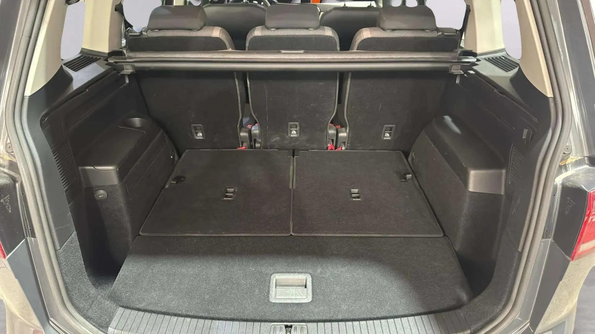 Volkswagen Touran Business Navi 2.0 TDI DSG - foto 29