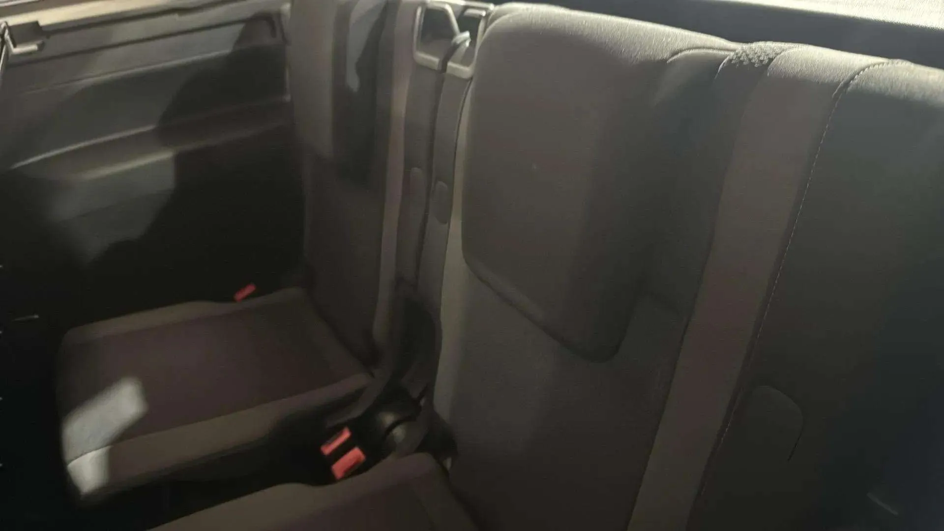 Volkswagen Touran Business Navi 2.0 TDI DSG - foto 28