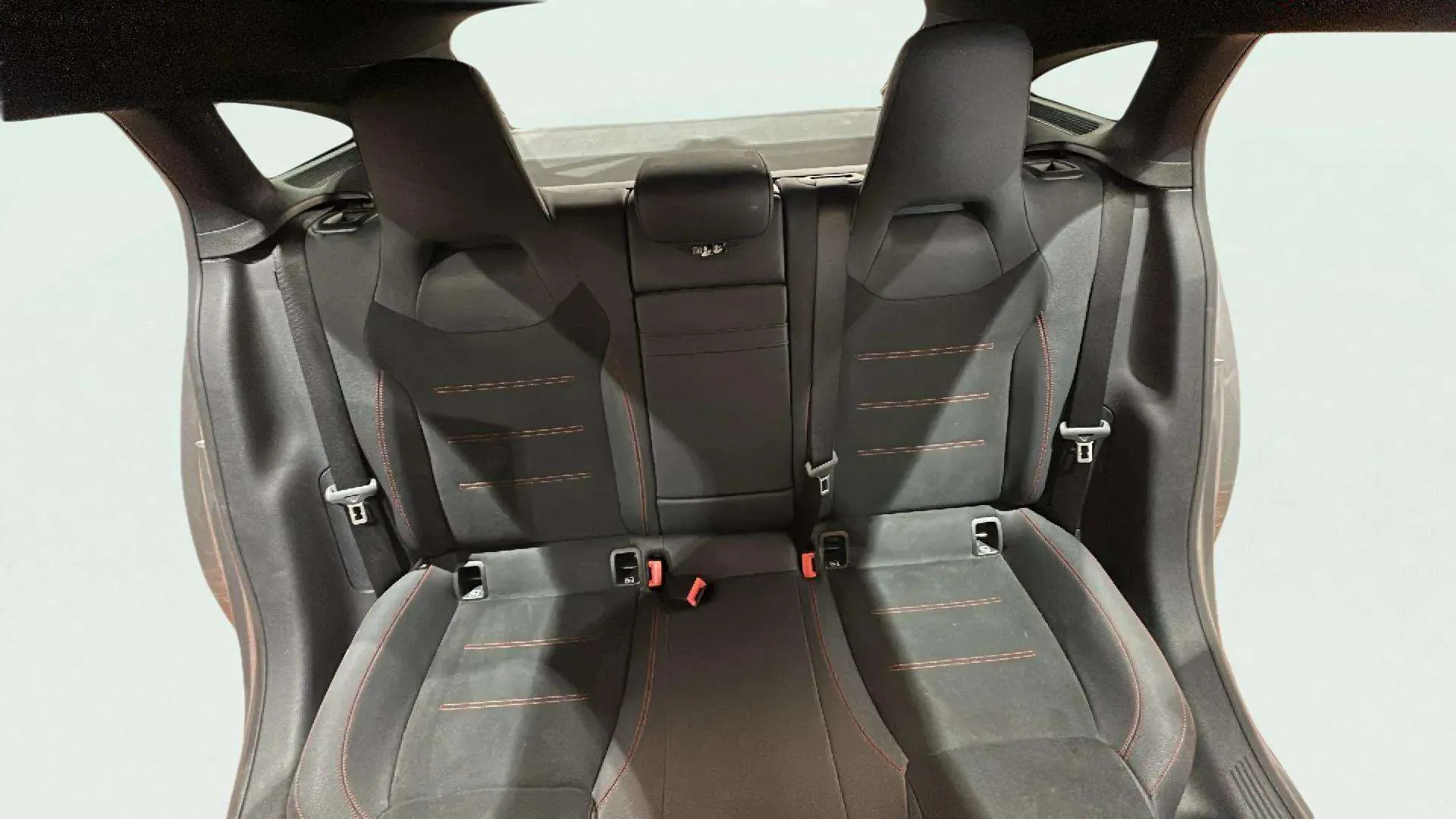 Mercedes-Benz CLA 200 D DCT Shooting Brake - foto 13