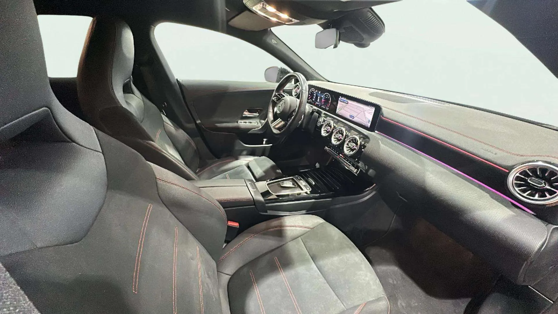 Mercedes-Benz CLA 200 D DCT Shooting Brake - foto 11
