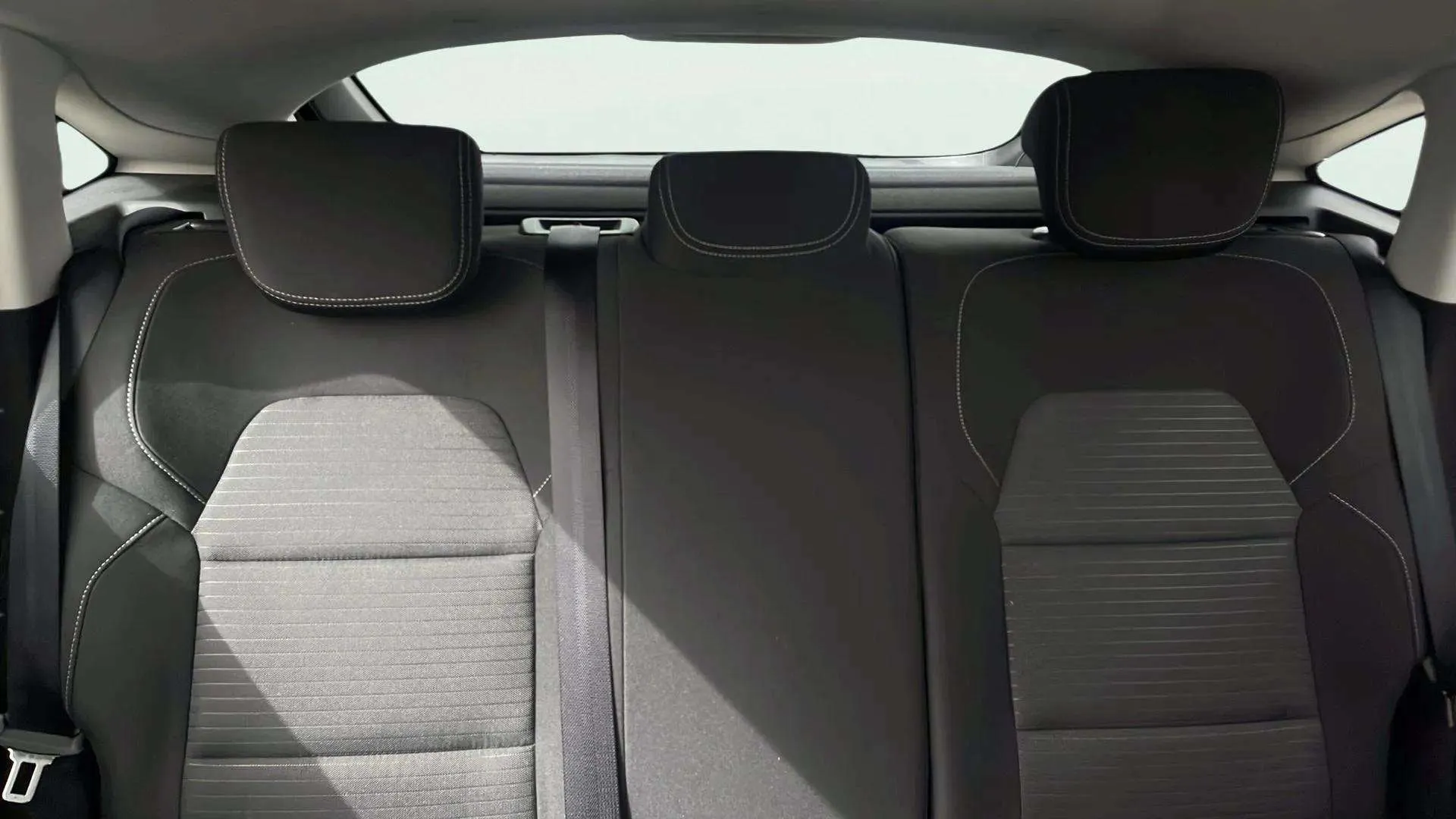 Renault Arkana Evolution TCe EDC mild hybr - foto 15