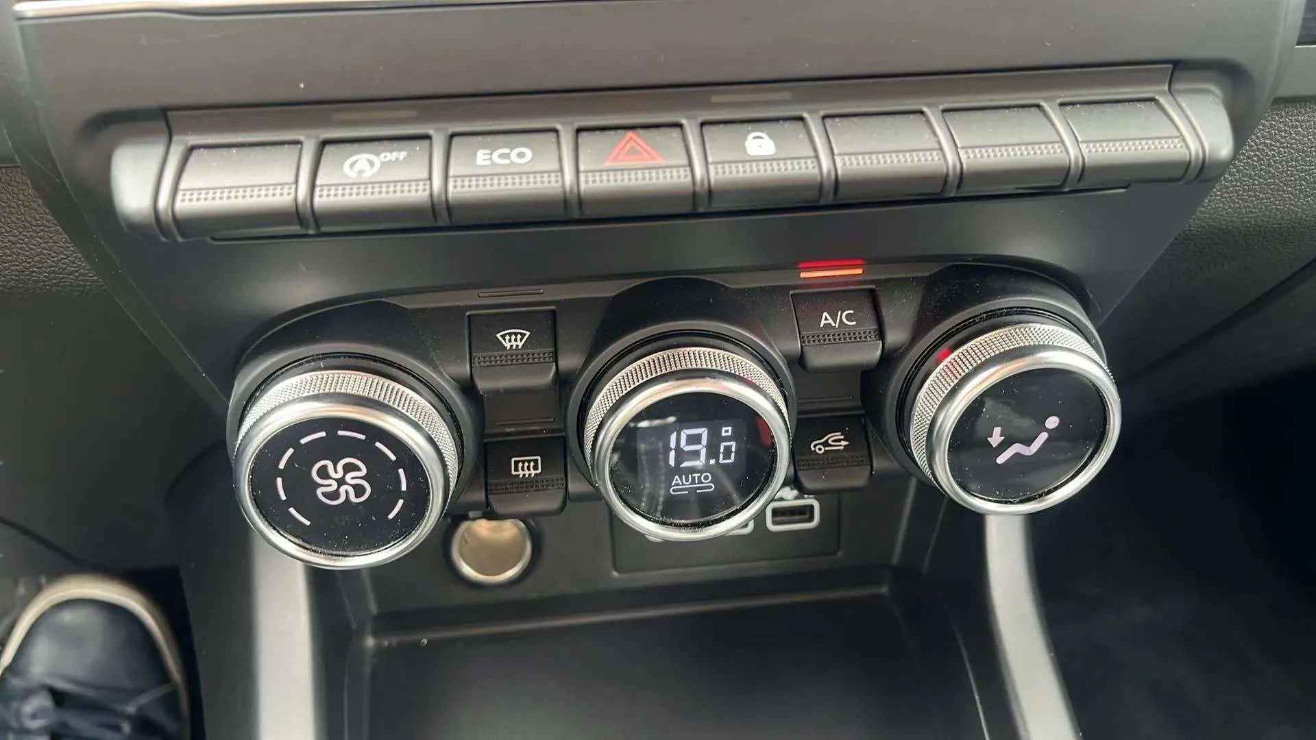 Renault Arkana Evolution TCe EDC mild hybr - foto 20
