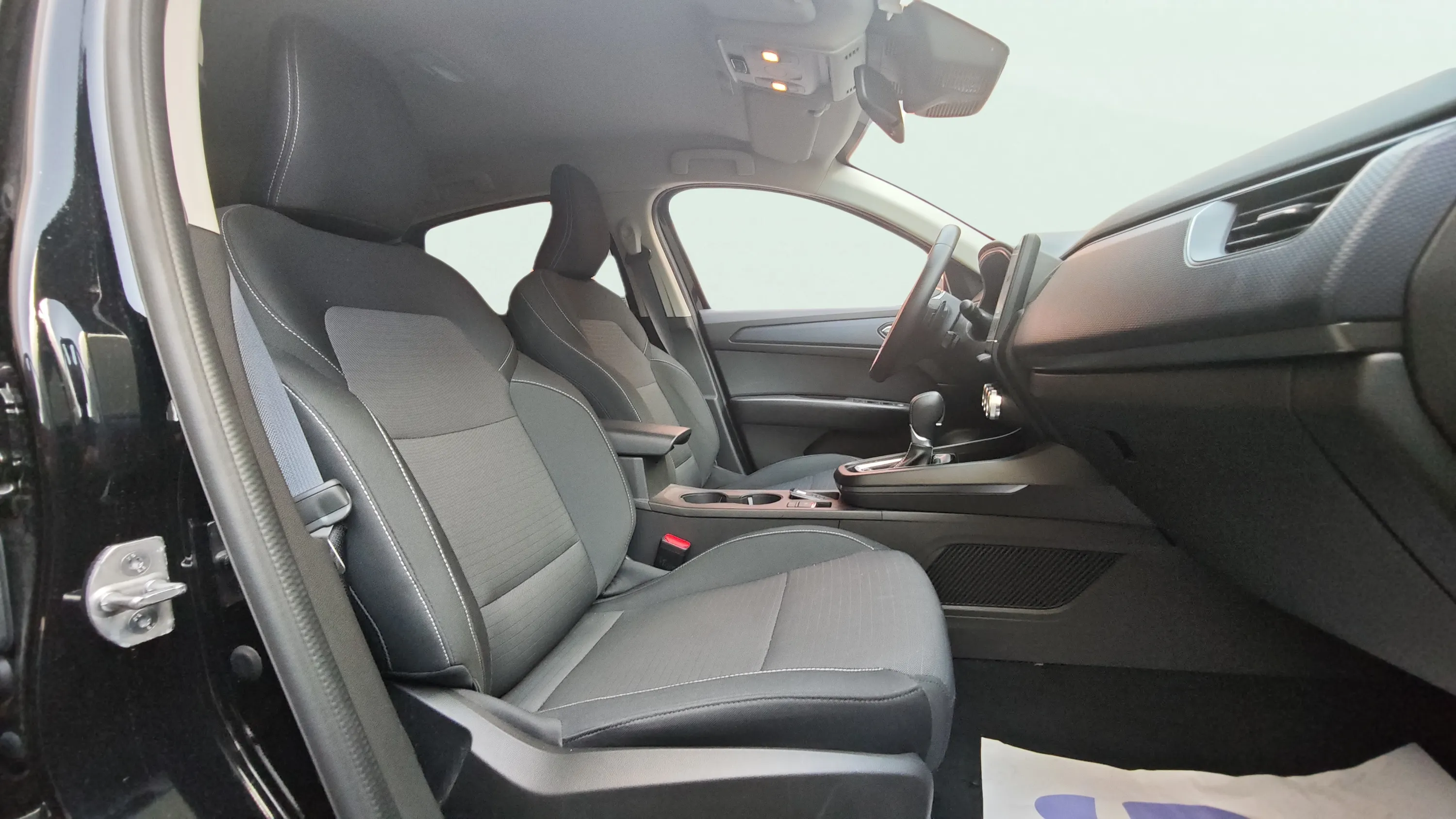 Renault Arkana Evolution TCe EDC mild hybr - foto 18