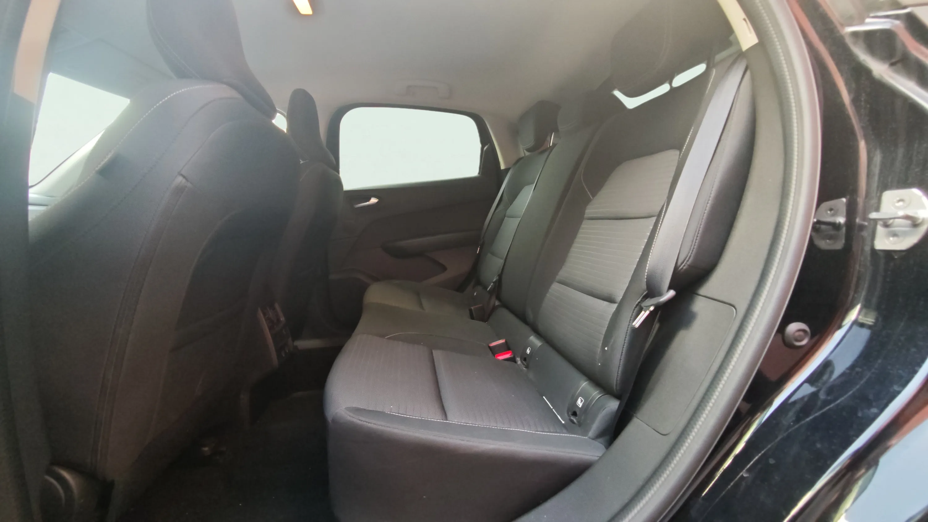 Renault Arkana Evolution TCe EDC mild hybr - foto 11