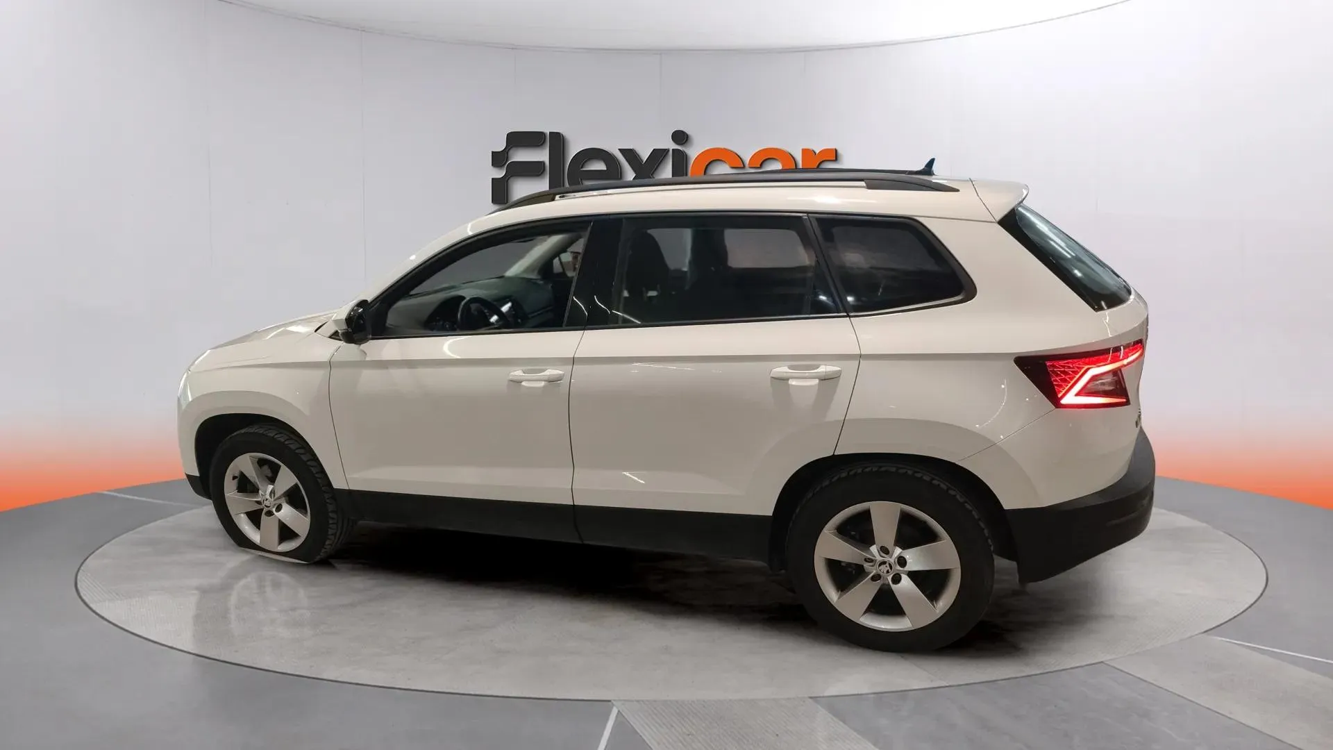 Škoda Karoq 2.0 TDI DSG 4x4 Ambition - foto 2
