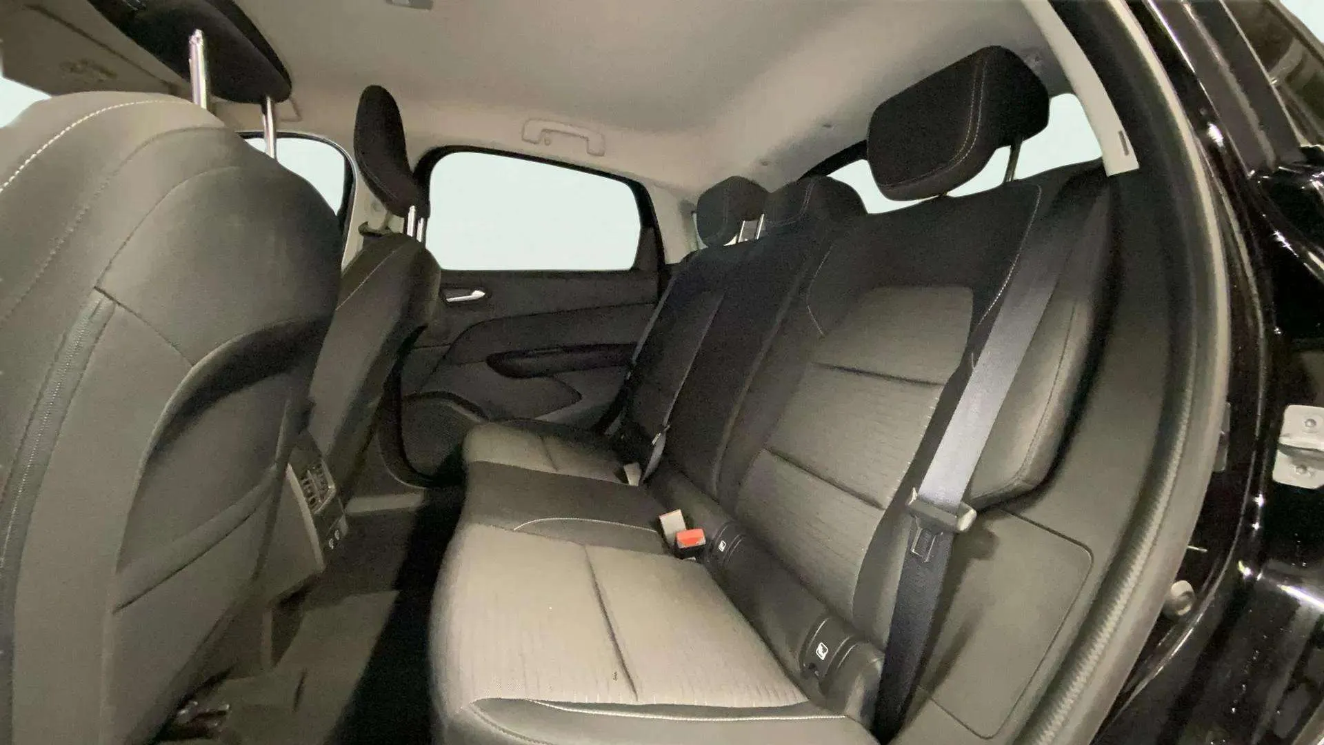 Renault Arkana Evolution TCe EDC mild hybr - foto 25
