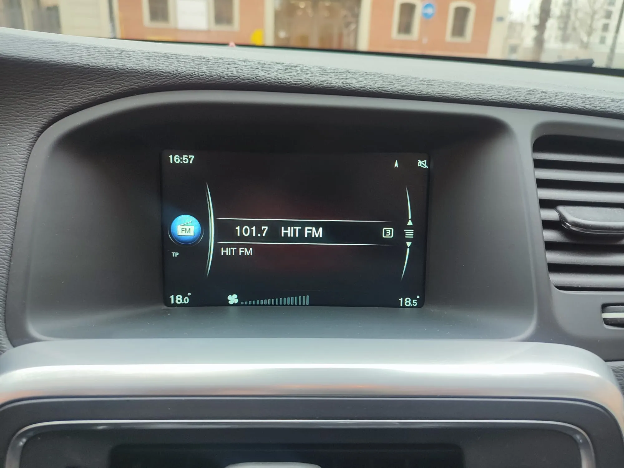 Volvo V60 2.0 D2 Kinetic - foto 11