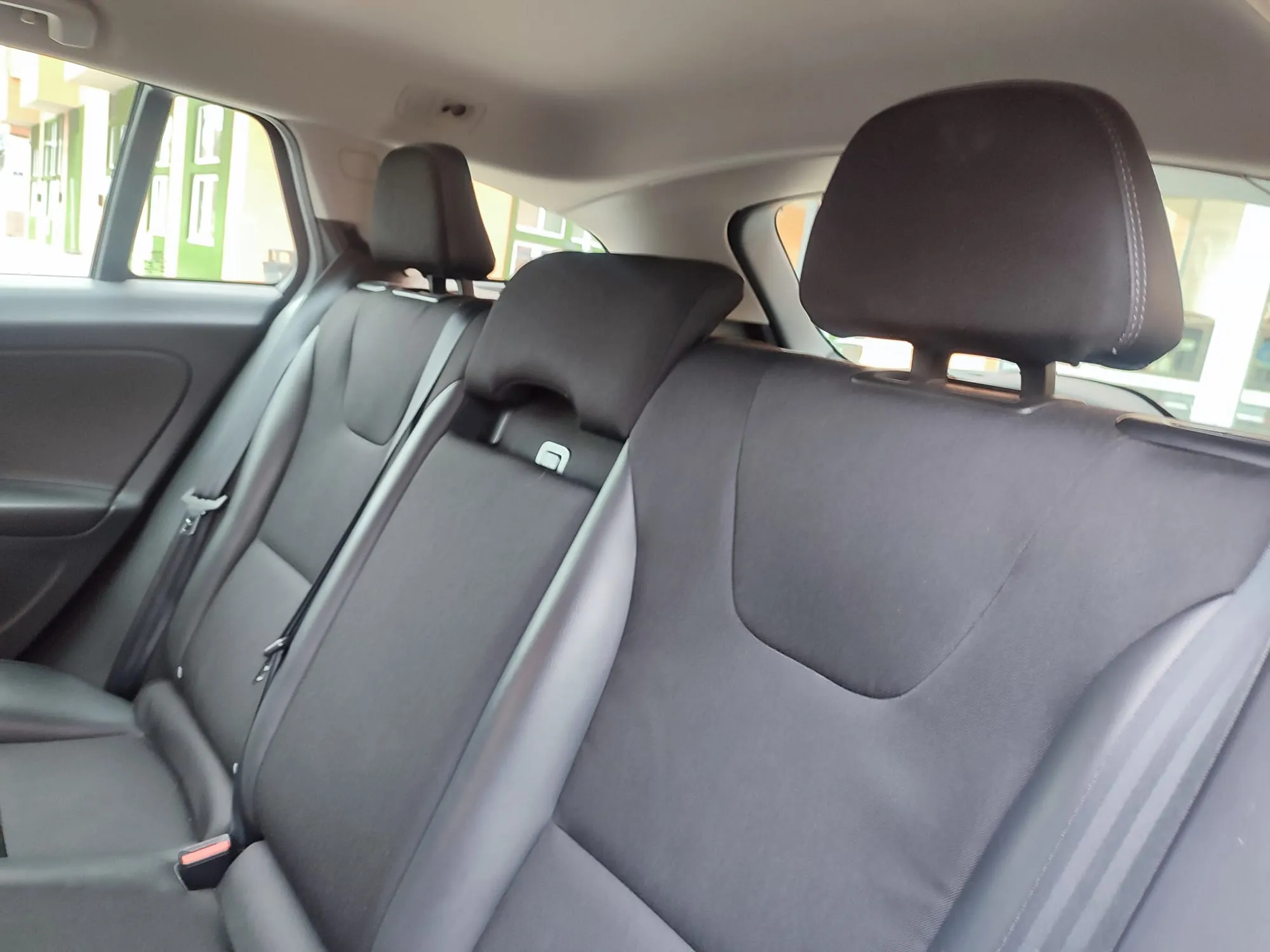 Volvo V60 2.0 D2 Kinetic - foto 8