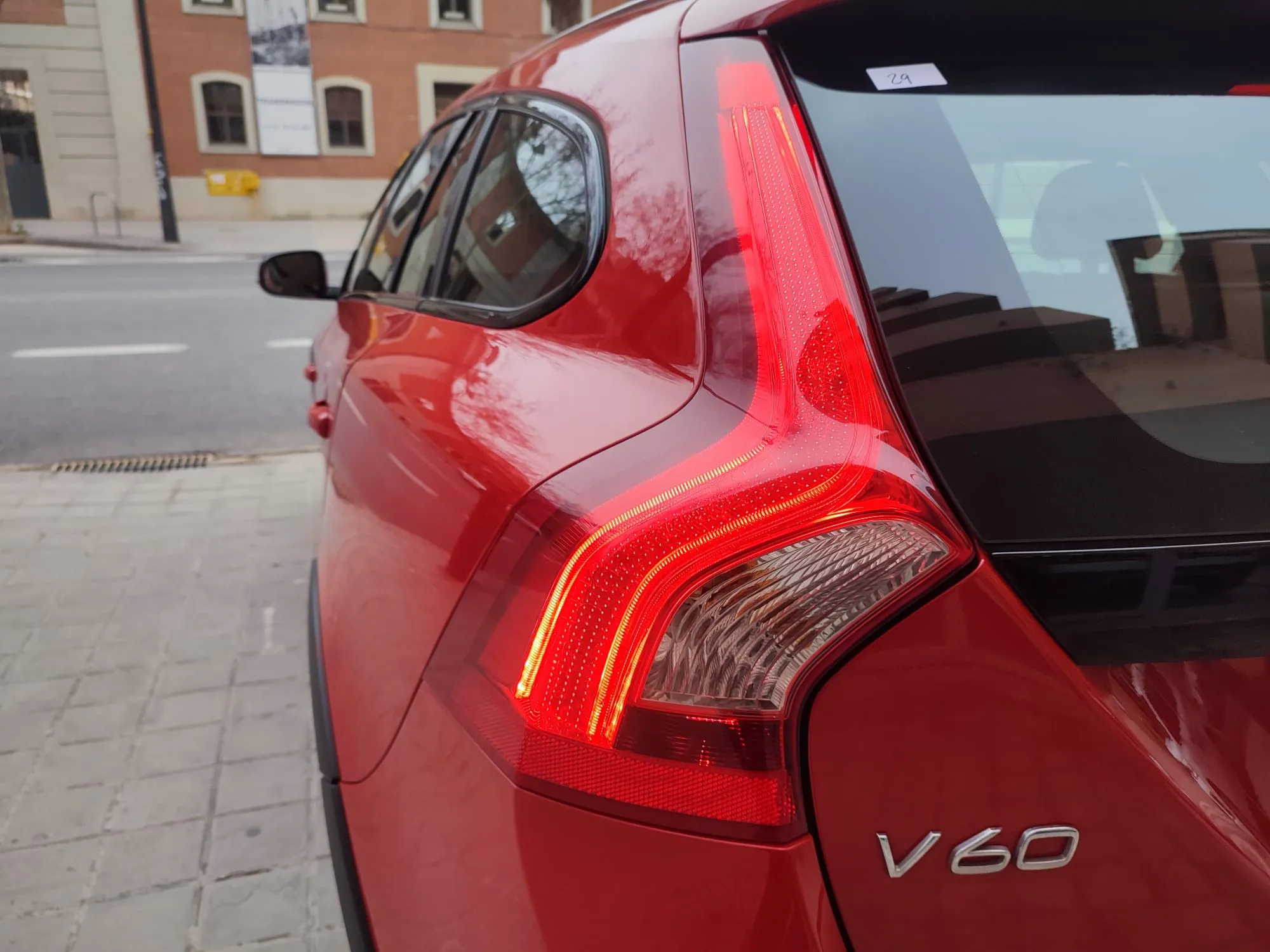 Volvo V60 2.0 D2 Kinetic - foto 27