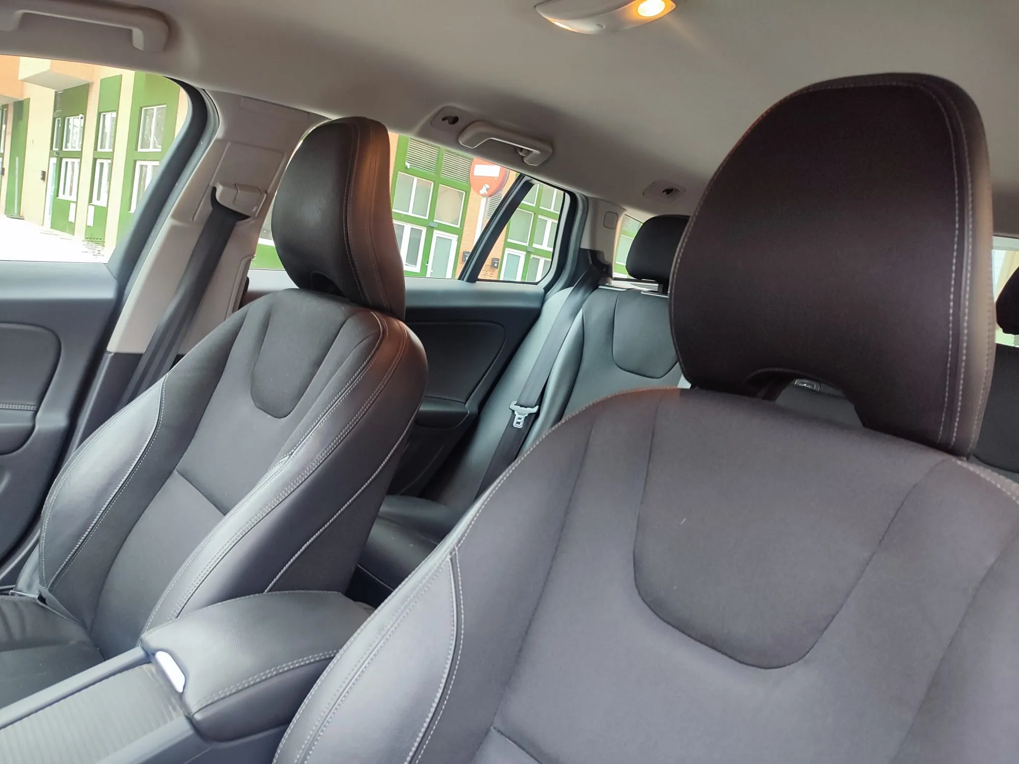 Volvo V60 2.0 D2 Kinetic - foto 7