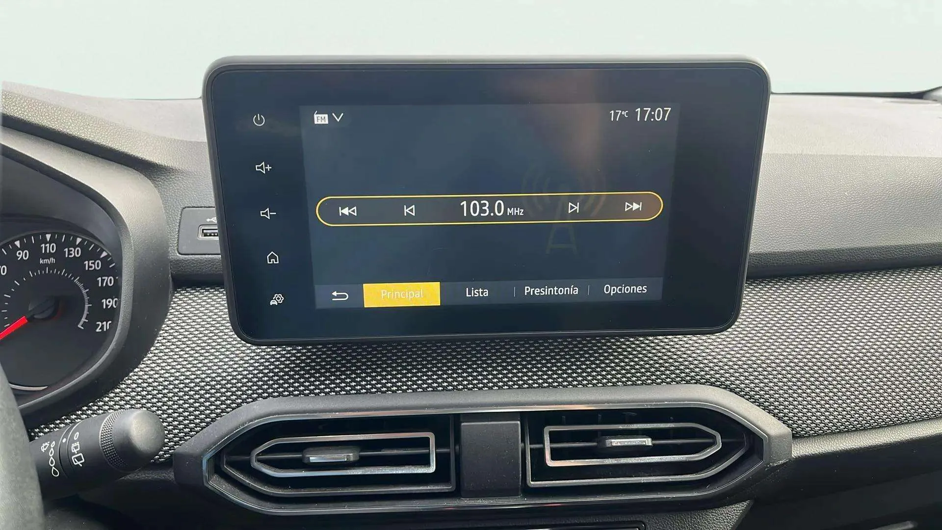 Dacia Sandero Comfort SCe - foto 17
