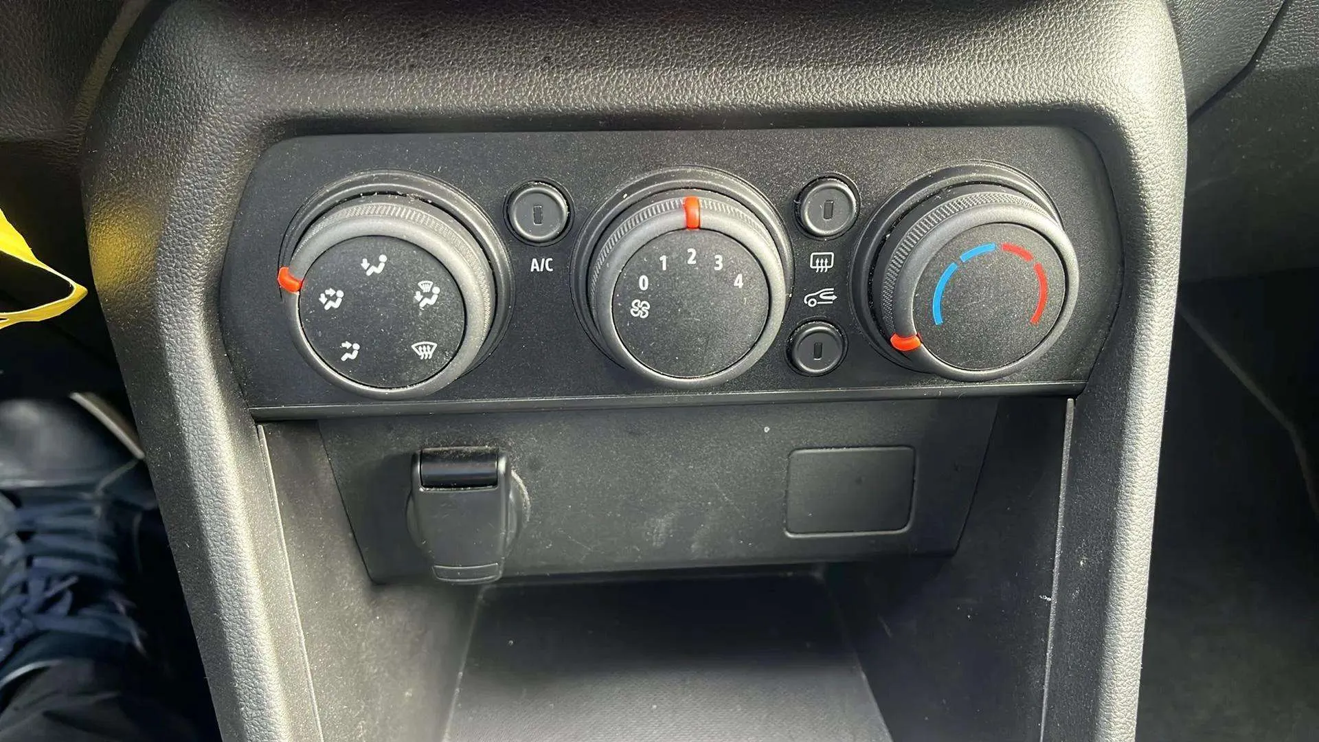 Dacia Sandero Comfort SCe - foto 19