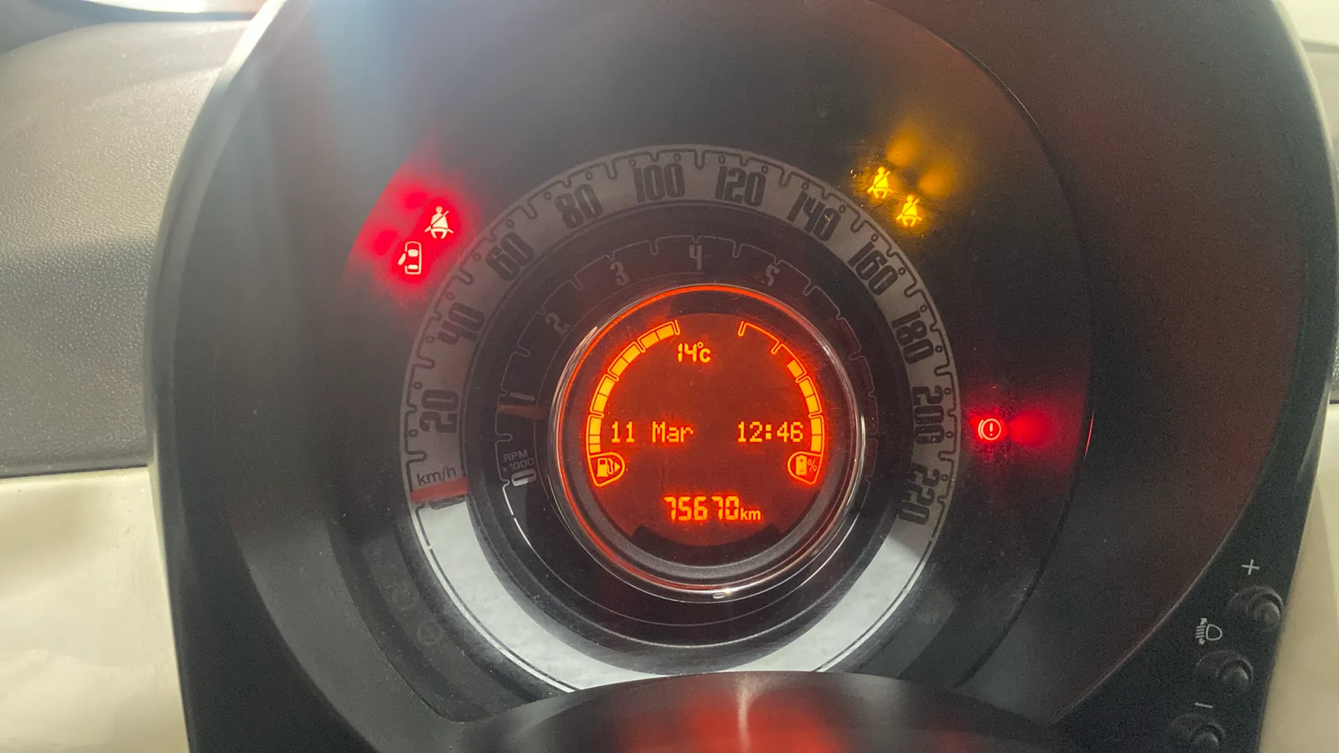 Fiat 500 Club 1.0 Hybrid - foto 11