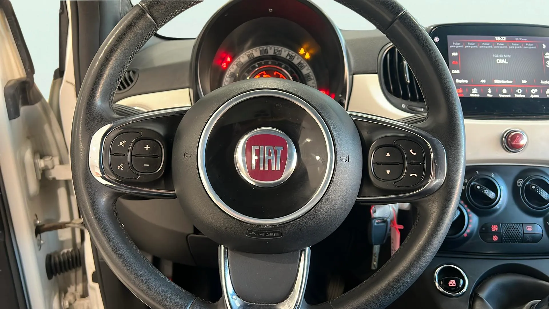 Fiat 500 Club 1.0 Hybrid - foto 12