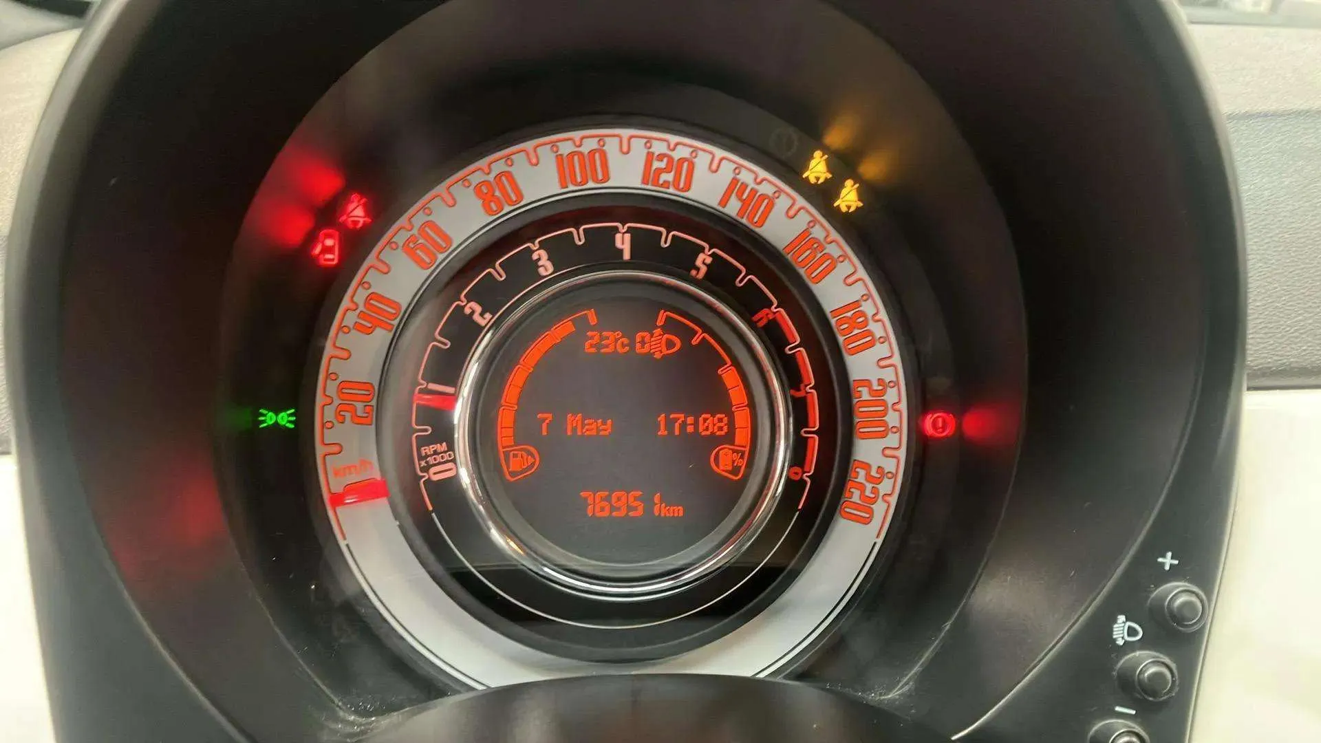 Fiat 500 Cult 1.0 Hybrid - foto 8