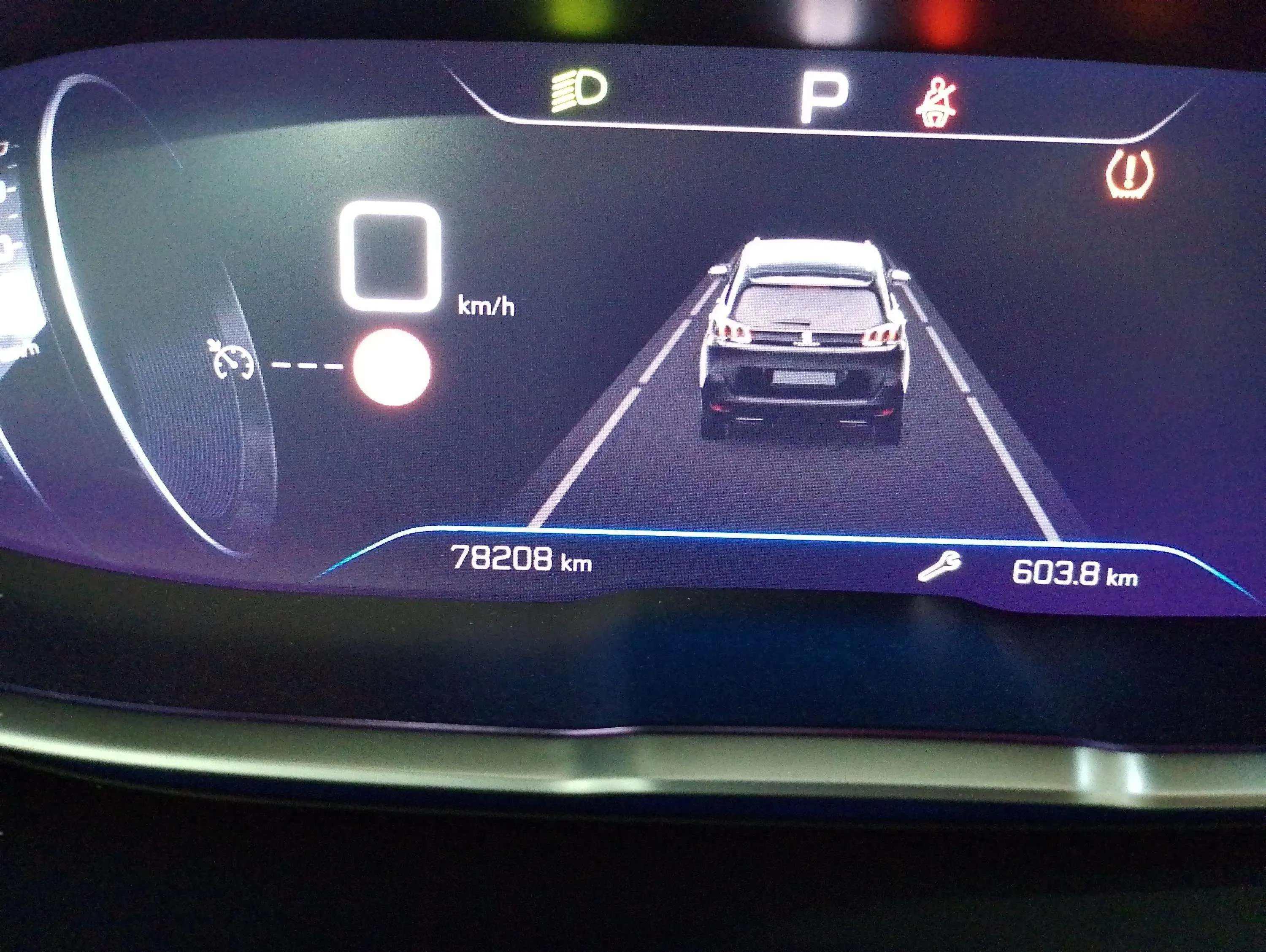 Peugeot 5008 1.5 BlueHDi Allure Pack EAT8 - foto 18