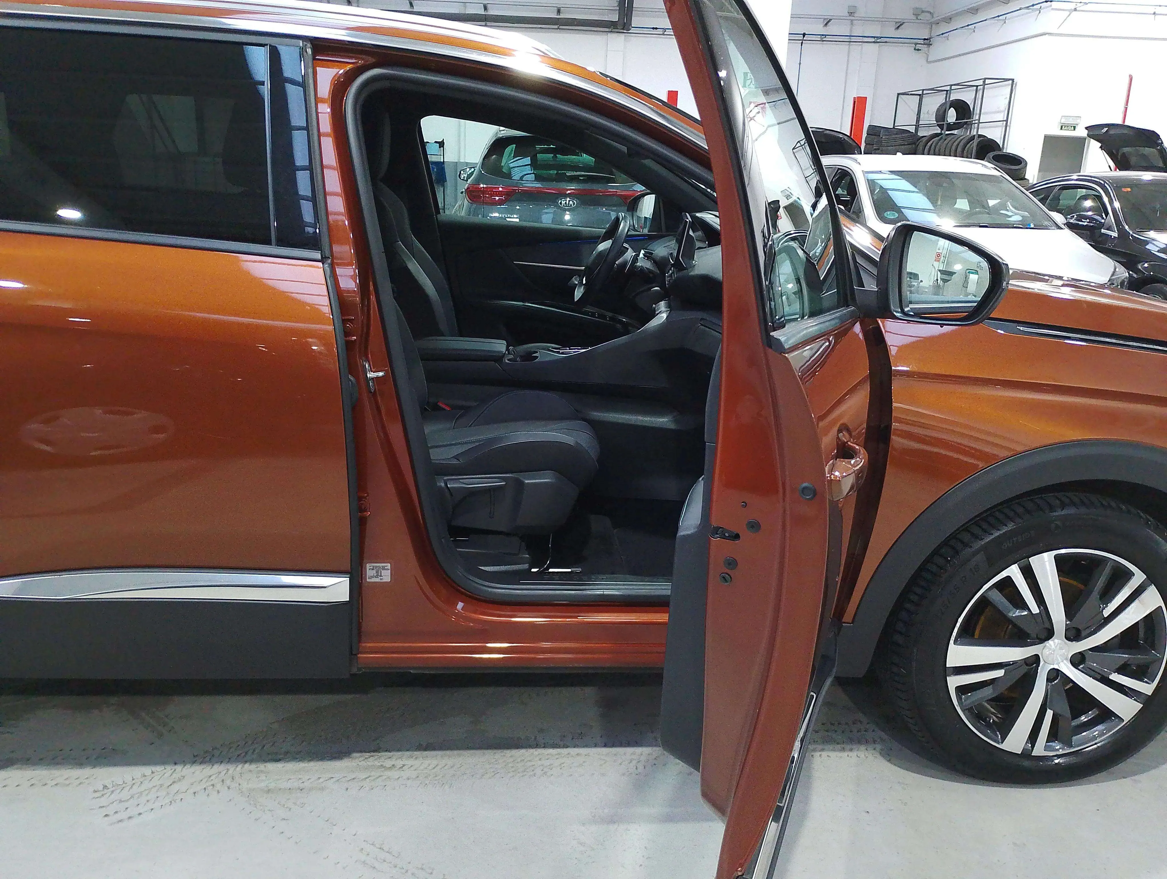 Peugeot 5008 1.5 BlueHDi Allure Pack EAT8 - foto 14