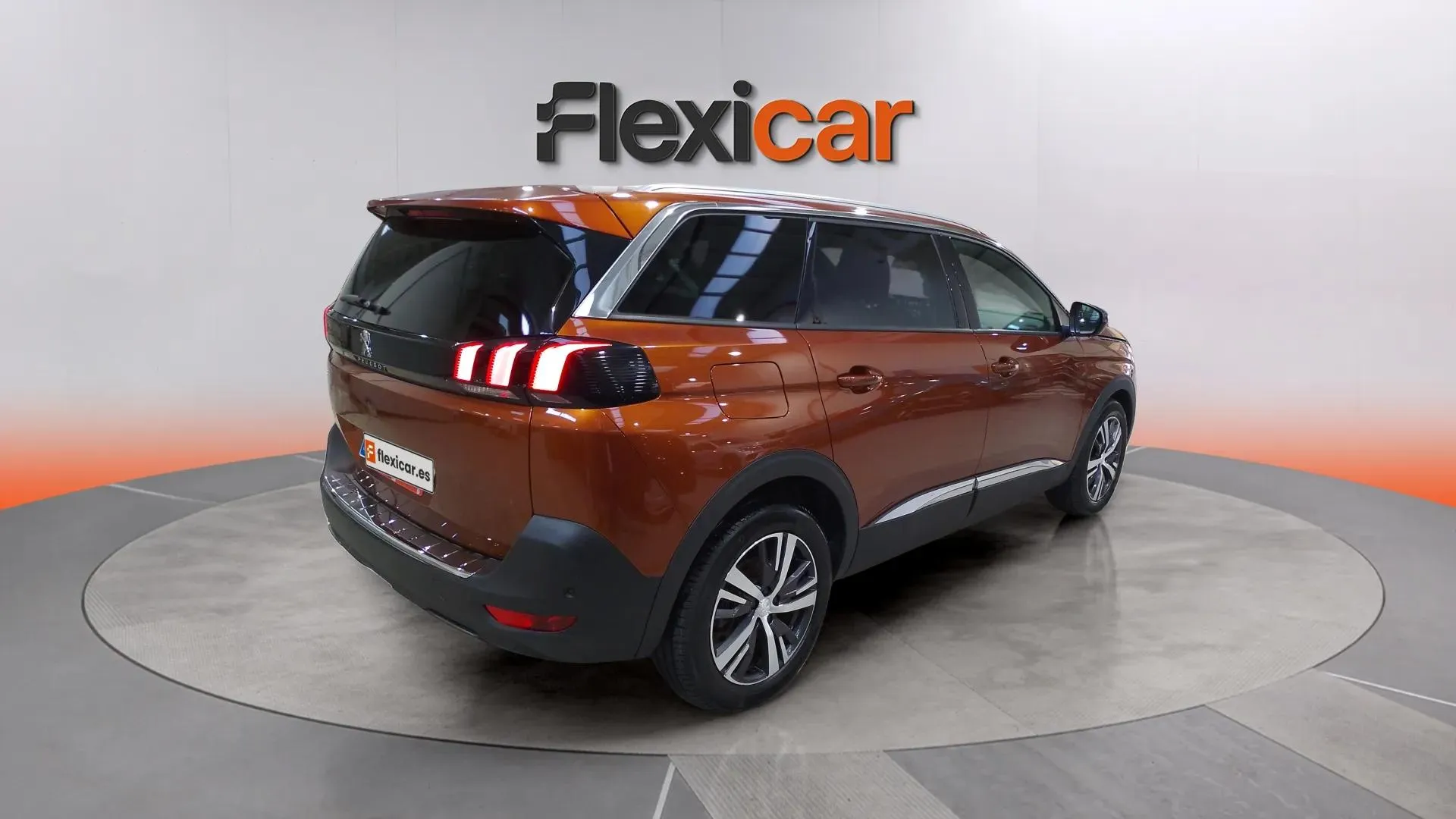Peugeot 5008 1.5 BlueHDi Allure Pack EAT8 - foto 4