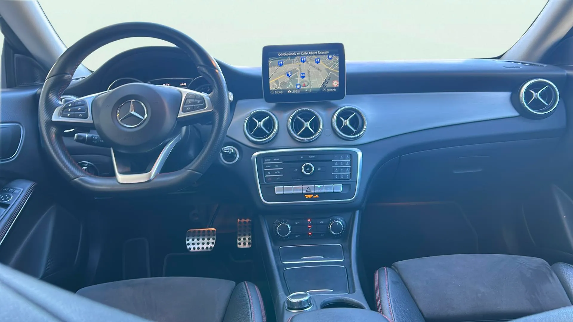 Mercedes-Benz CLA 200 d Shooting Brake - foto 11