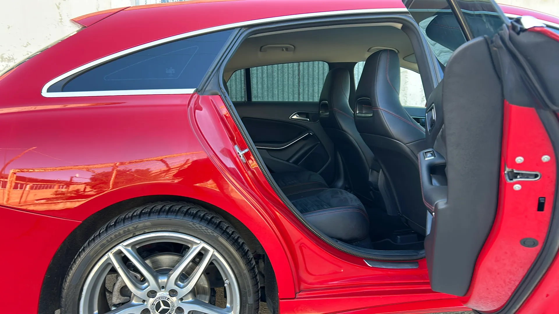 Mercedes-Benz CLA 200 d Shooting Brake - foto 24