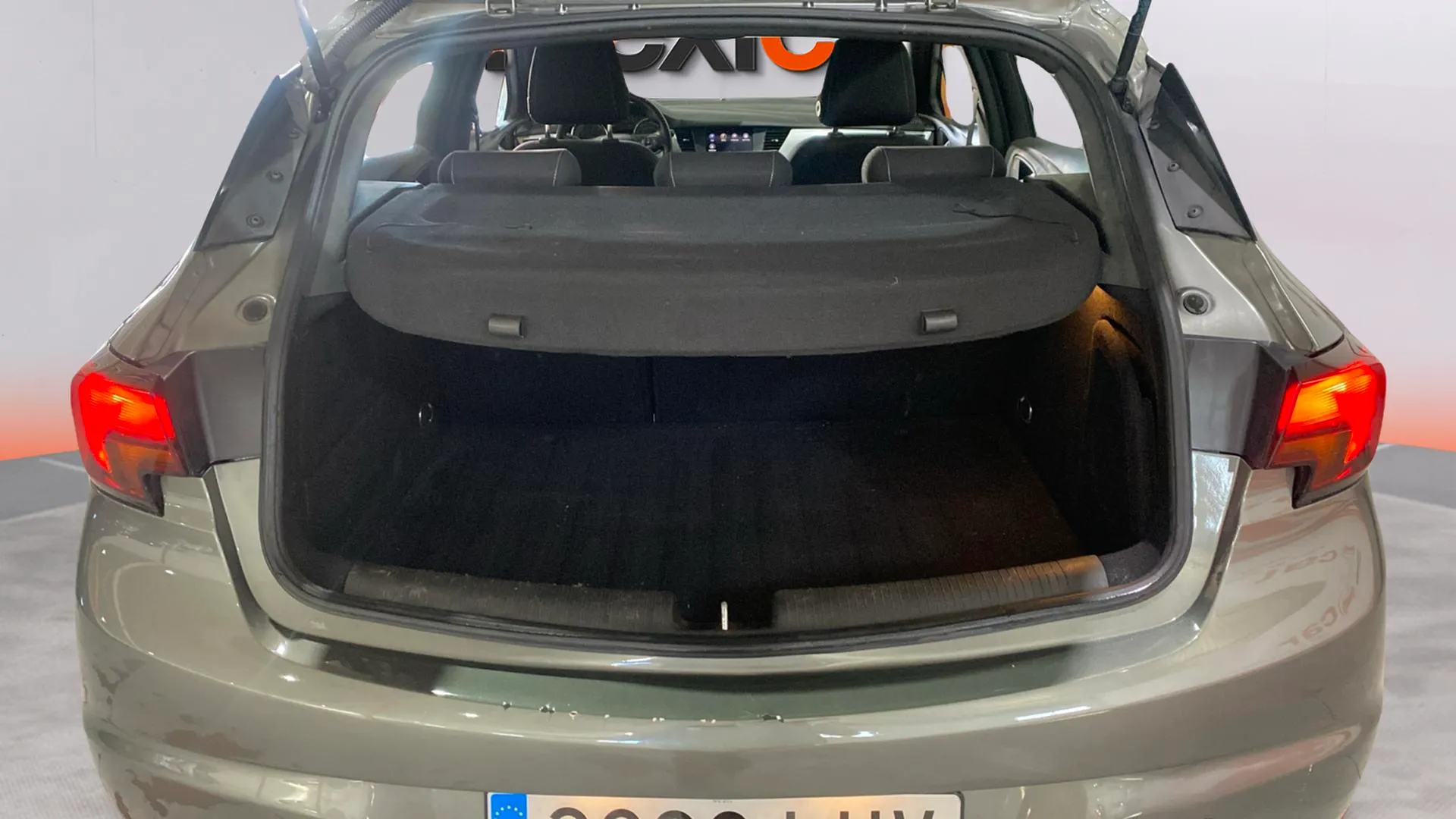 Opel Astra 1.2T SHT Business Elegance - foto 9