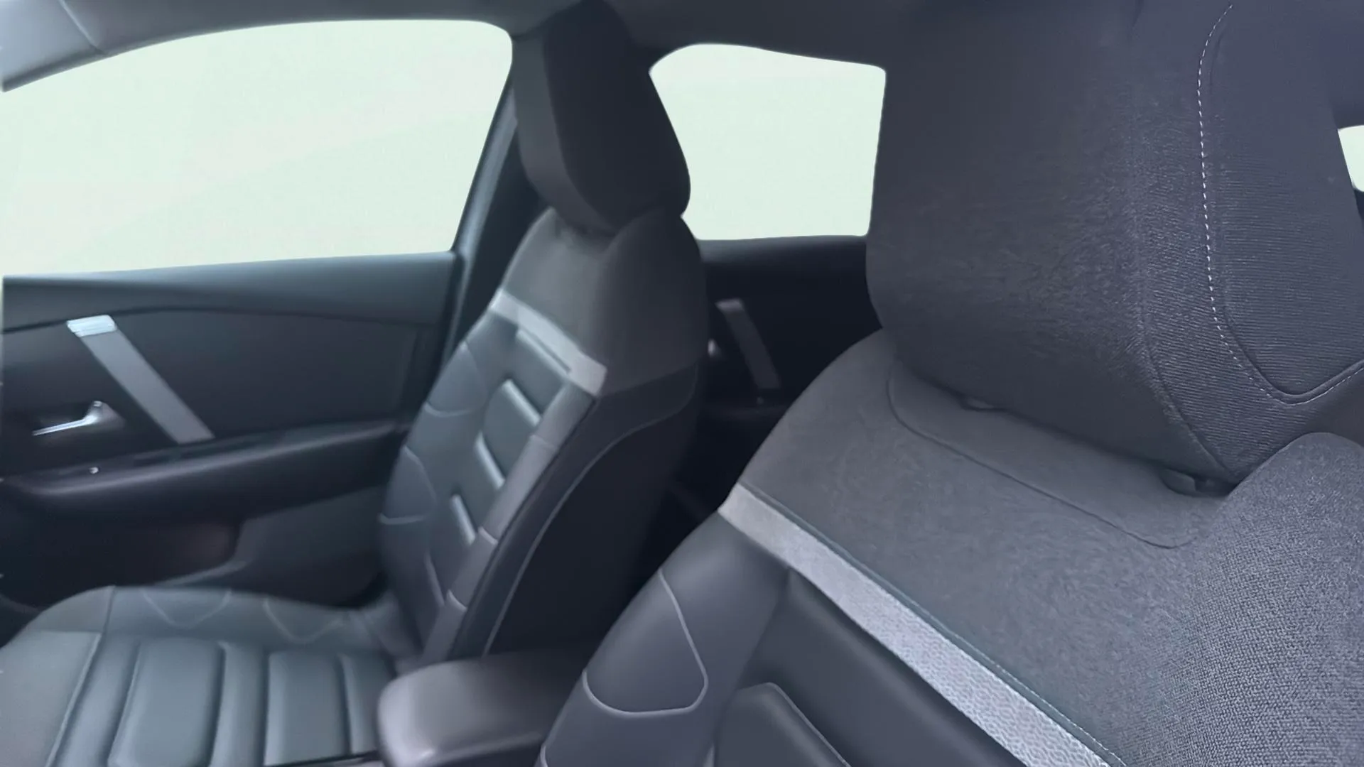 Citroën C4 PureTech 130 EAT8 Feel Pack - foto 13