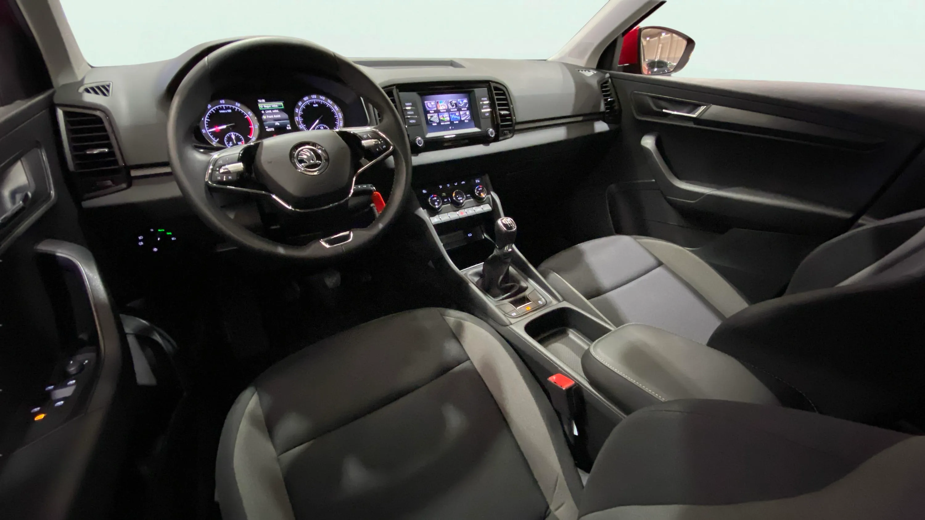 Škoda Karoq 1.0 TSI Ambition - foto 29
