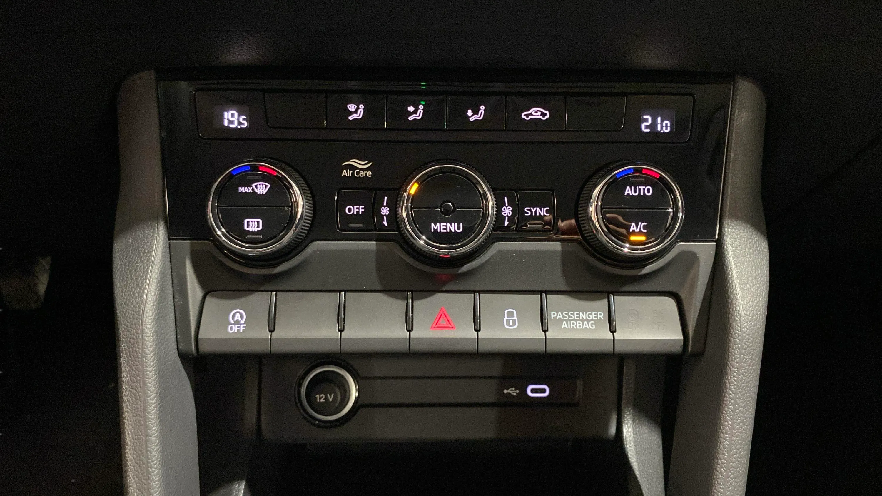 Škoda Karoq 1.0 TSI Ambition - foto 27