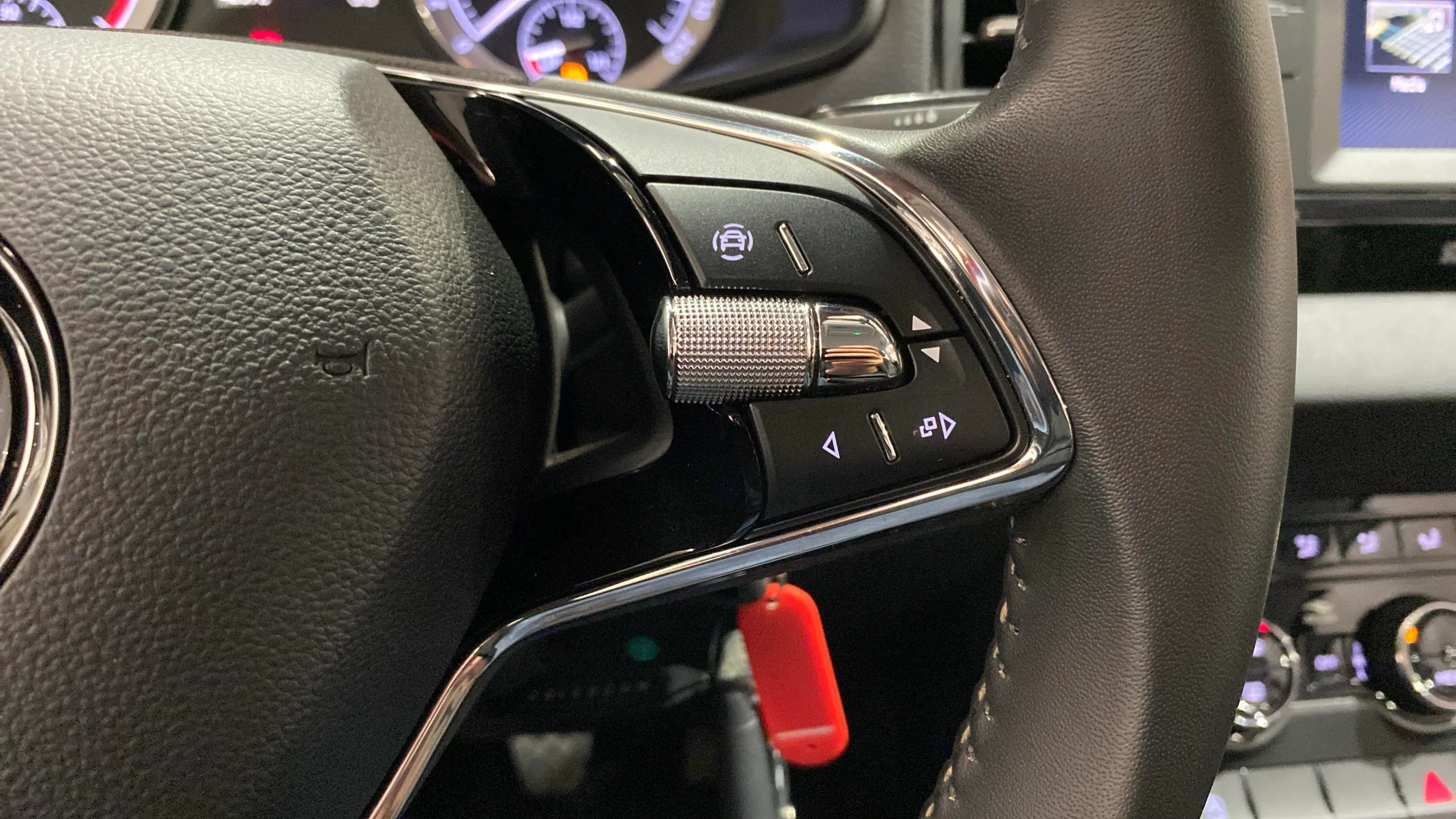 Škoda Karoq 1.0 TSI Ambition - foto 20