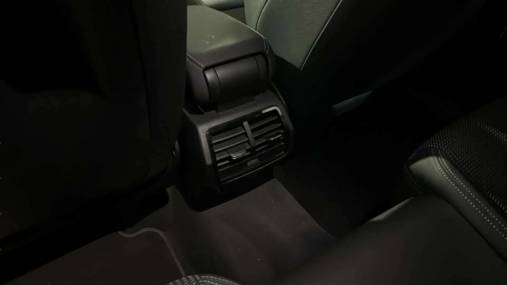 Audi Q3 S line 35 TDI S tronic - foto 25