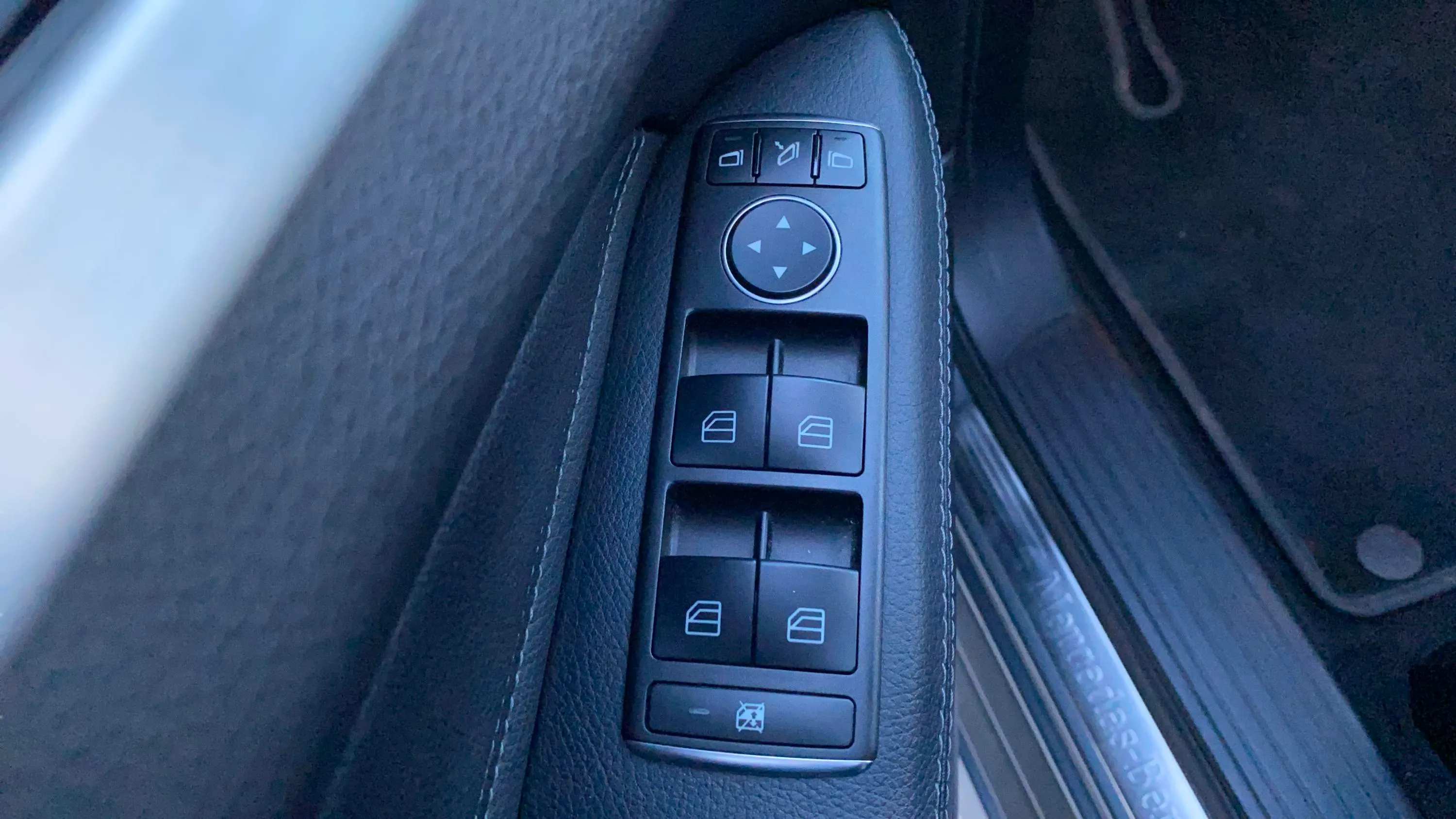Mercedes-Benz GLE 250 d 4MATIC - foto 17