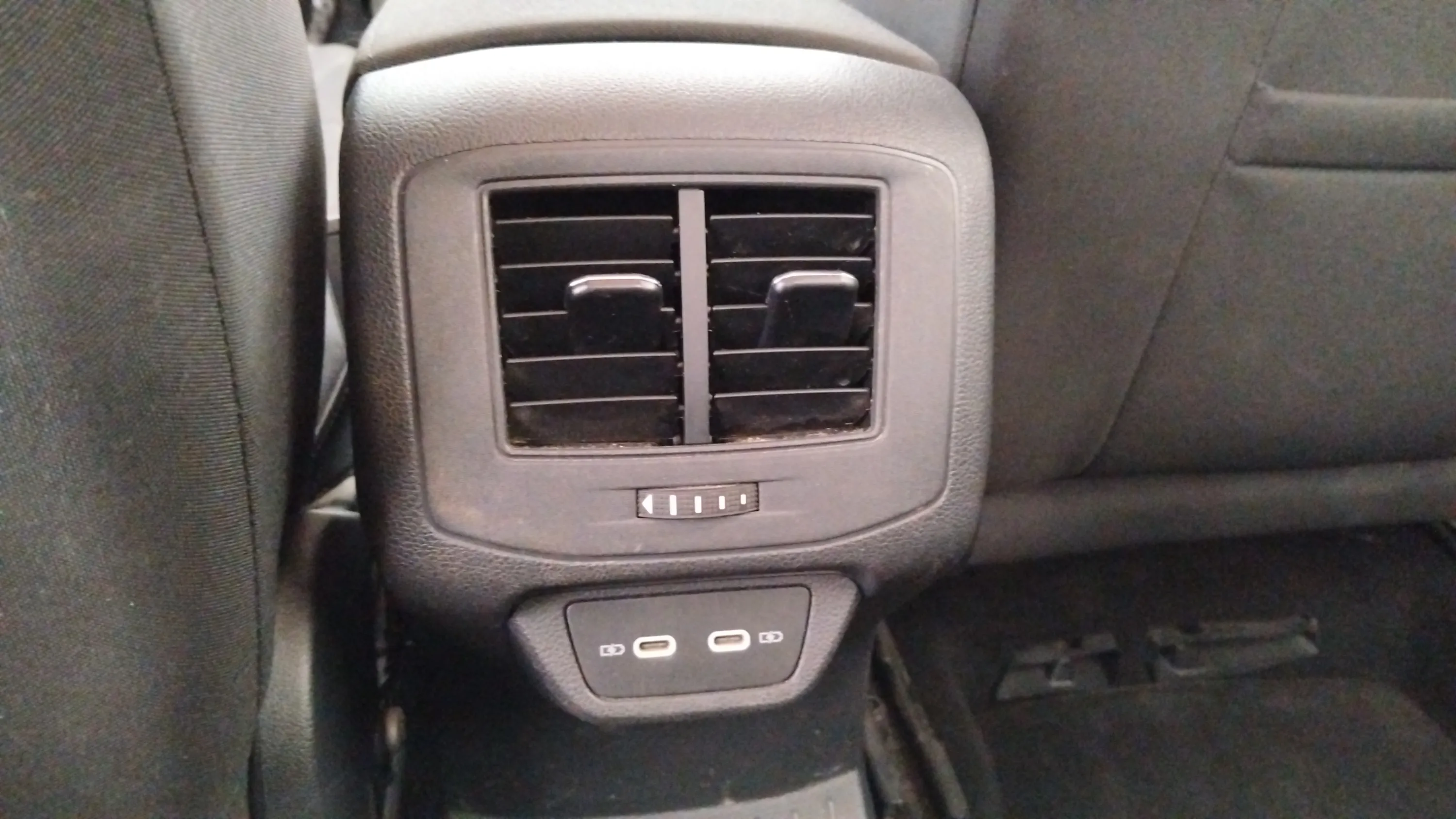Volkswagen T-Roc Advance 1.0 TSI - foto 25