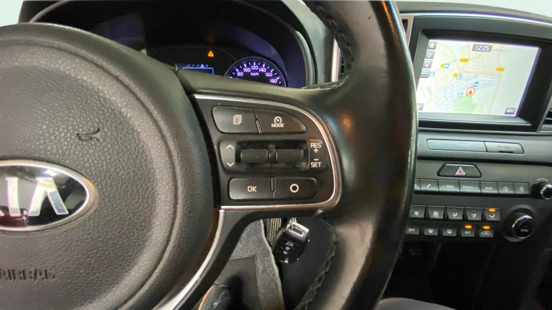 Kia Sportage 1.6 CRDi Drive 4x2 - foto 12