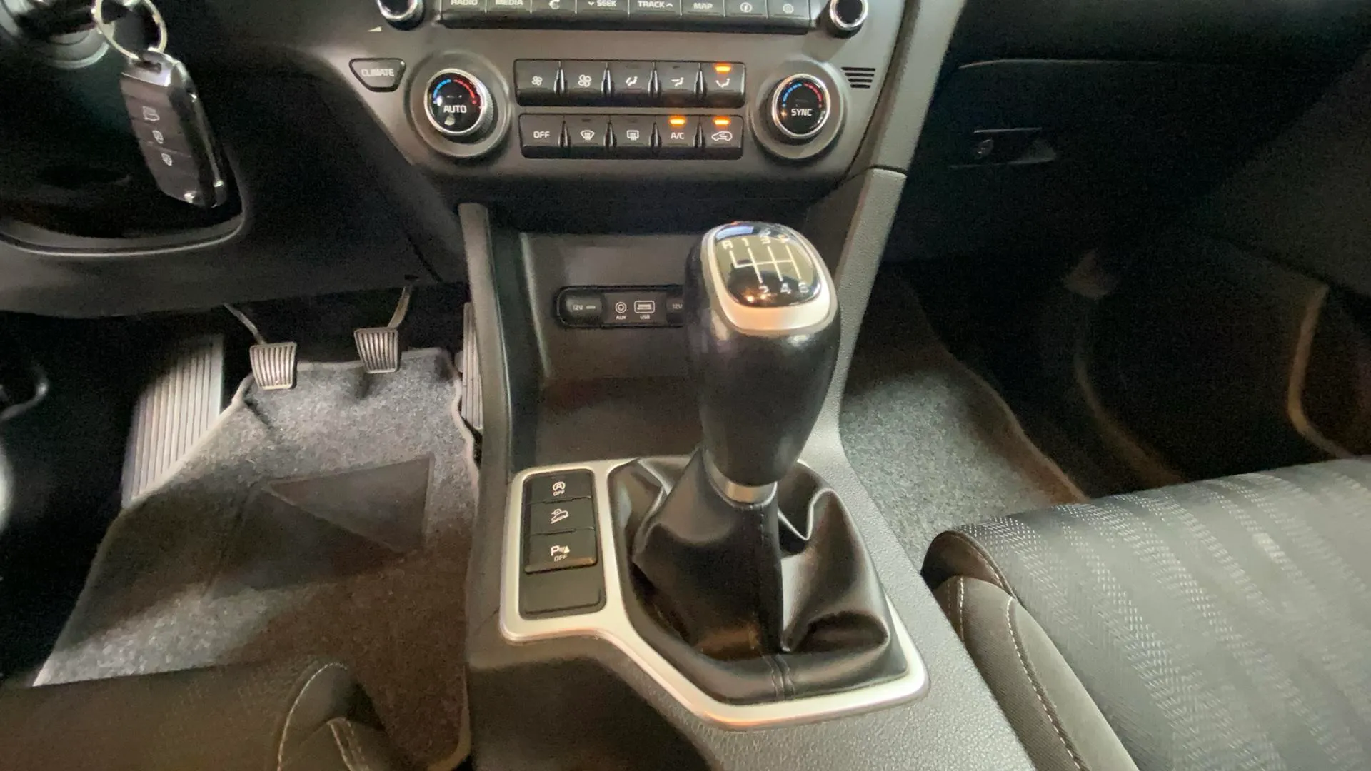 Kia Sportage 1.6 CRDi Drive 4x2 - foto 23