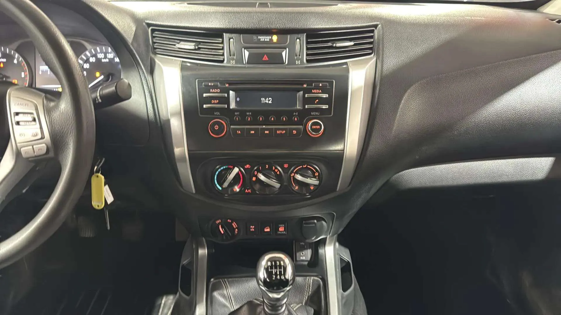 Nissan Navara Diesel Navara 2.3dCi Doble Cabina Visia - foto 13