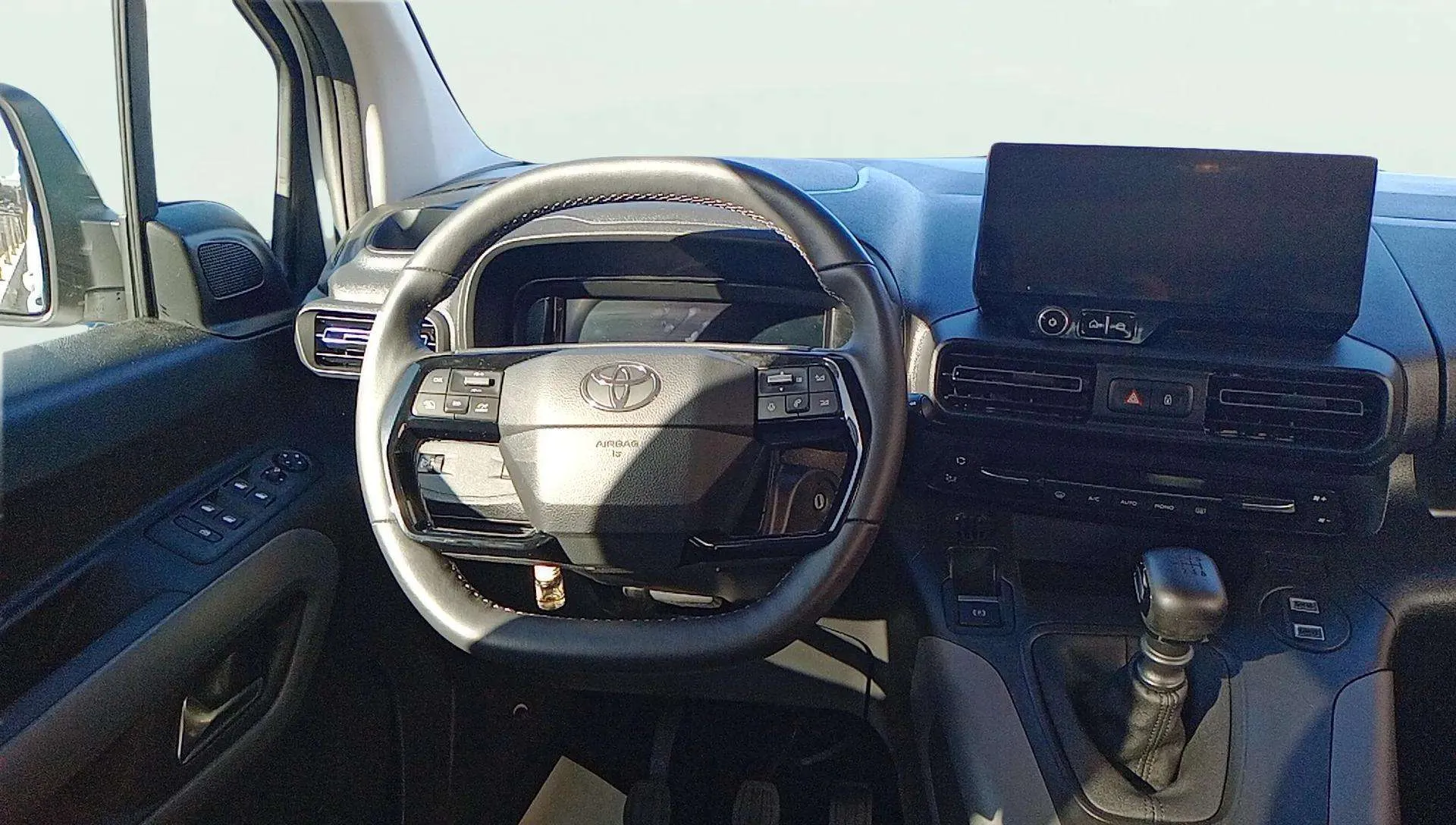 Toyota Proace City 1.199 Olivina L1 - foto 10