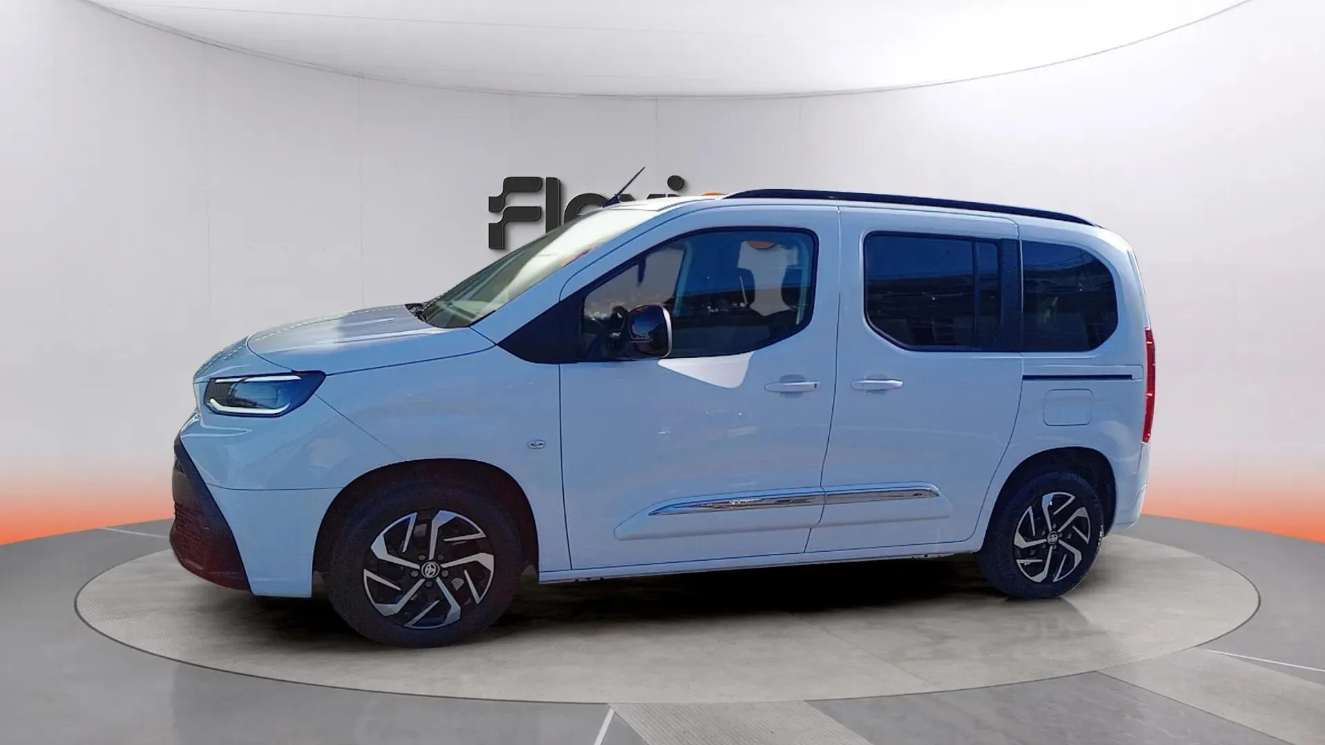 Toyota Proace City 1.199 Olivina L1 - foto 4