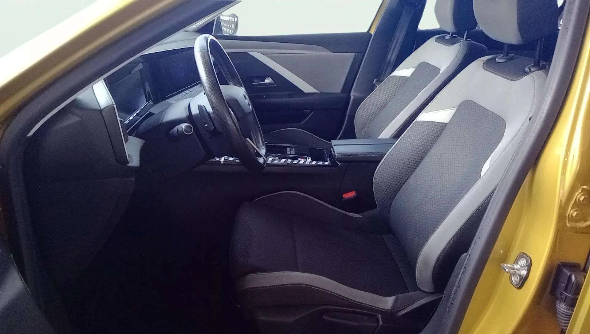 Opel Astra 1.6T Hybrid GS - foto 11