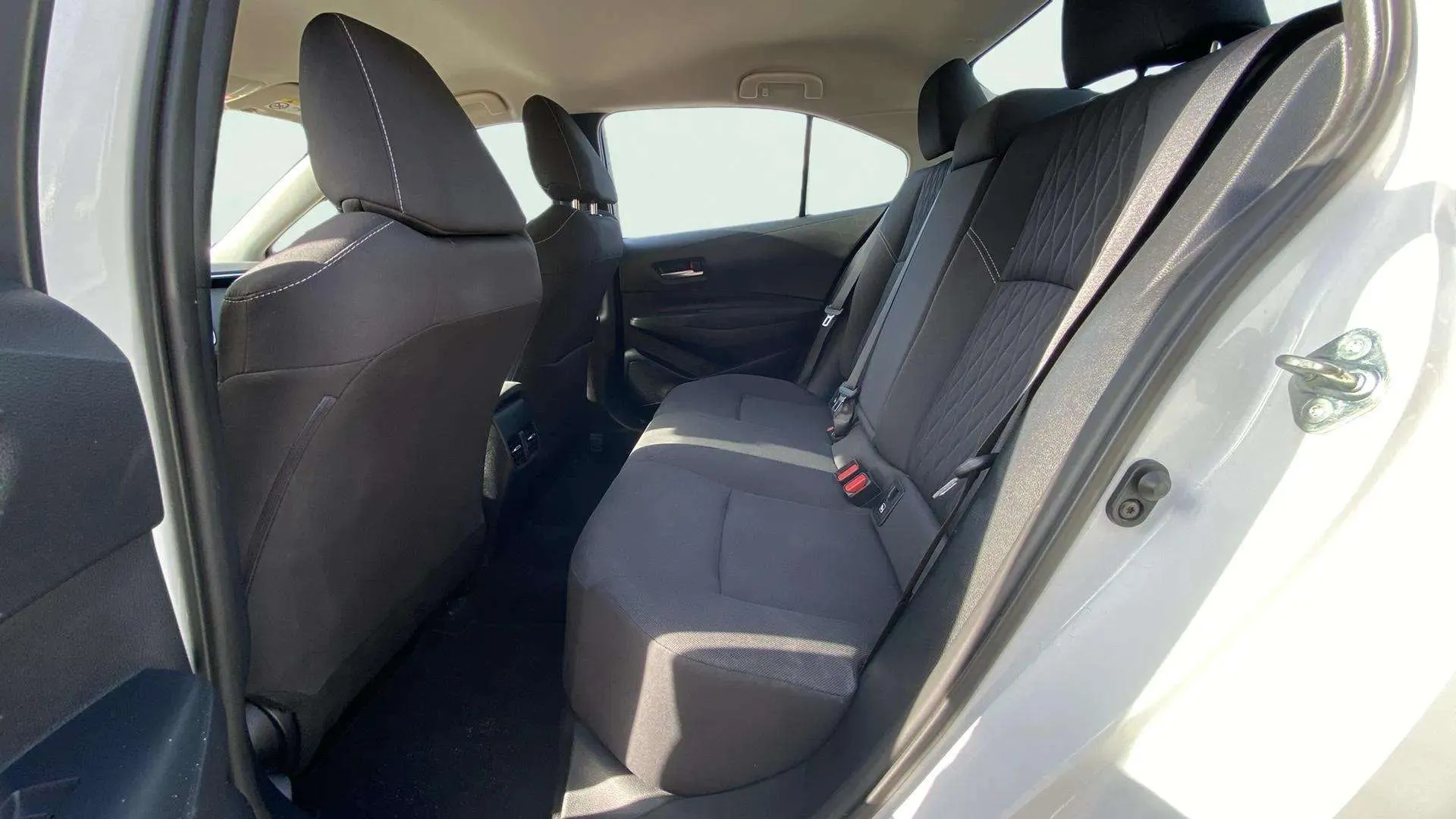 Toyota Corolla 1.5 125 Active Plus Sedan - foto 13