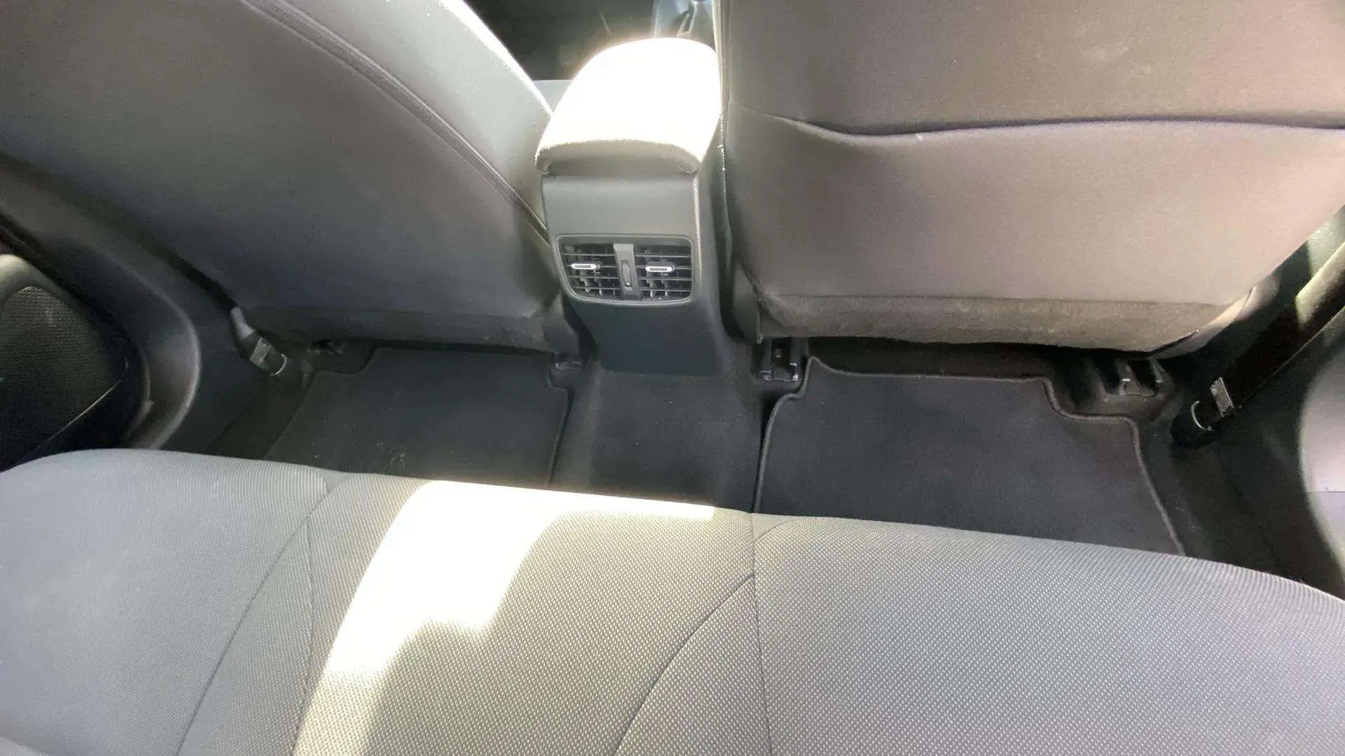Toyota Corolla 1.5 125 Active Plus Sedan - foto 16