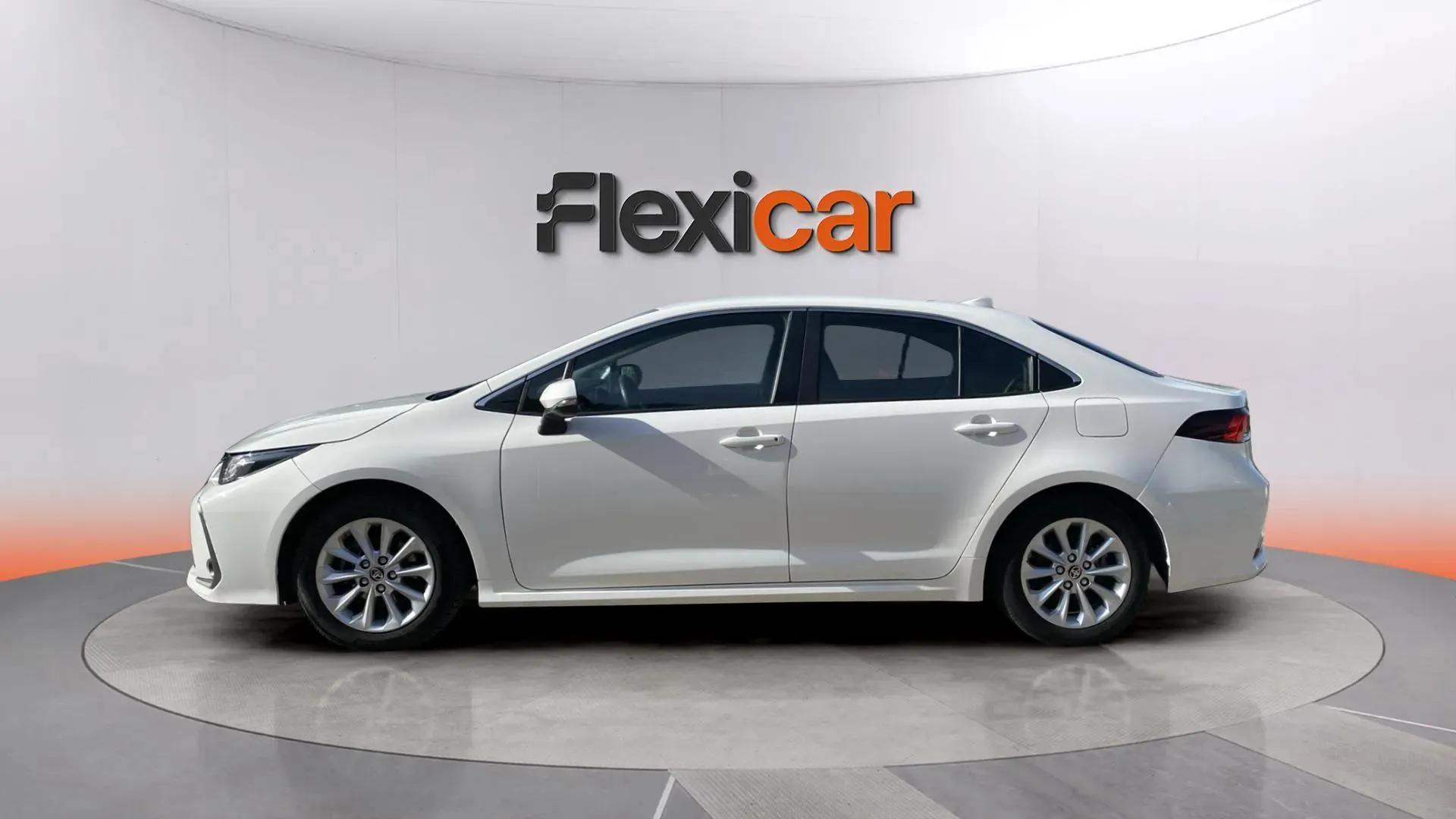 Toyota Corolla 1.5 125 Active Plus Sedan - foto 5