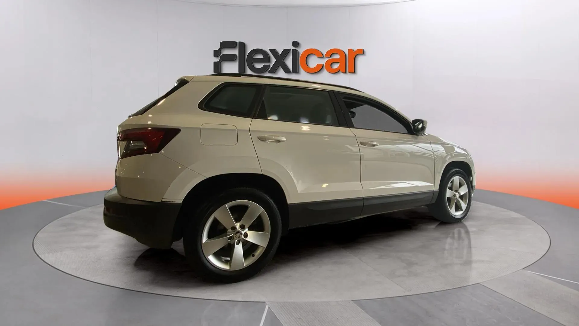 Škoda Karoq 2.0 TDI DSG 4x4 Style - foto 8