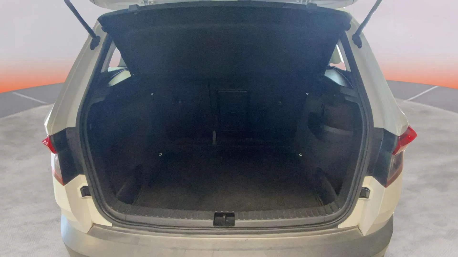 Škoda Karoq 2.0 TDI DSG 4x4 Style - foto 16