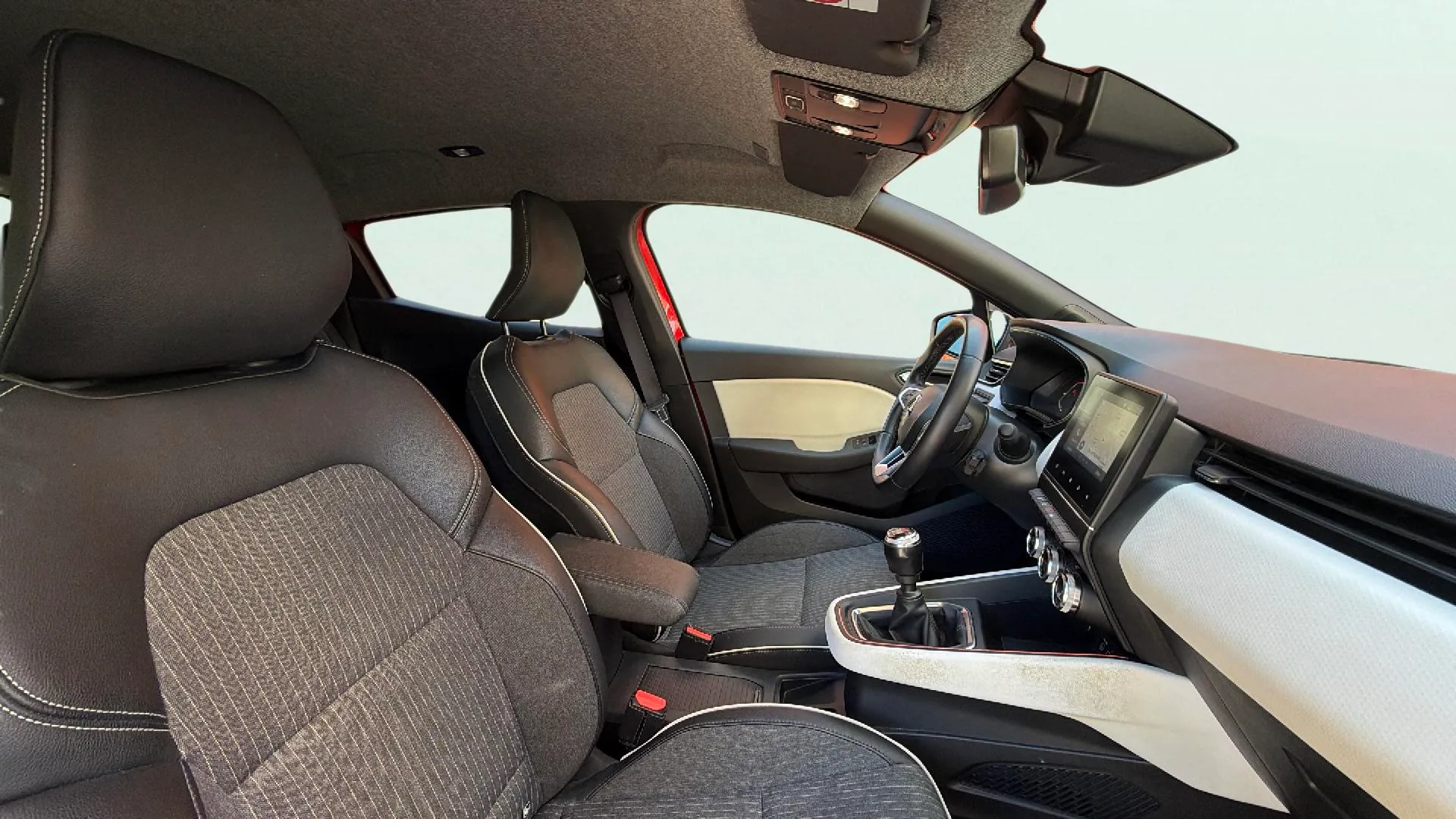 Renault Clio Techno TCe 90 - foto 14