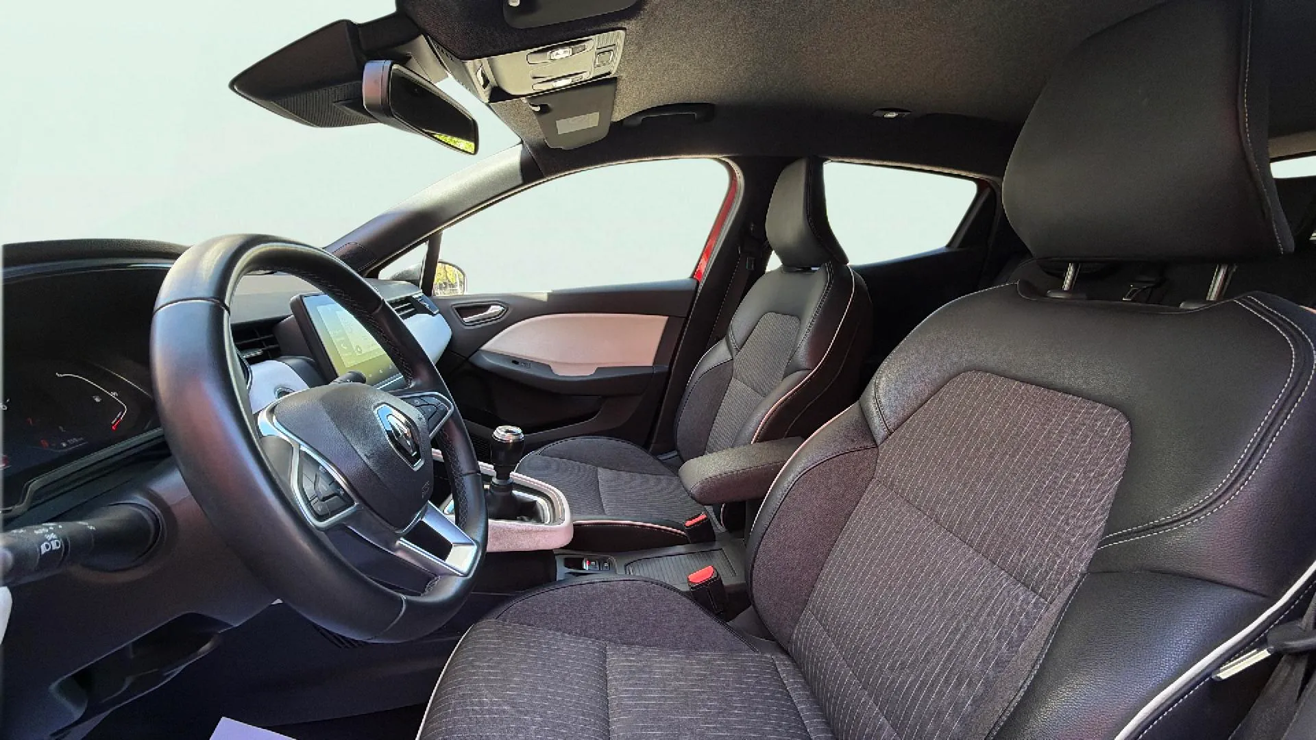 Renault Clio Techno TCe 90 - foto 13